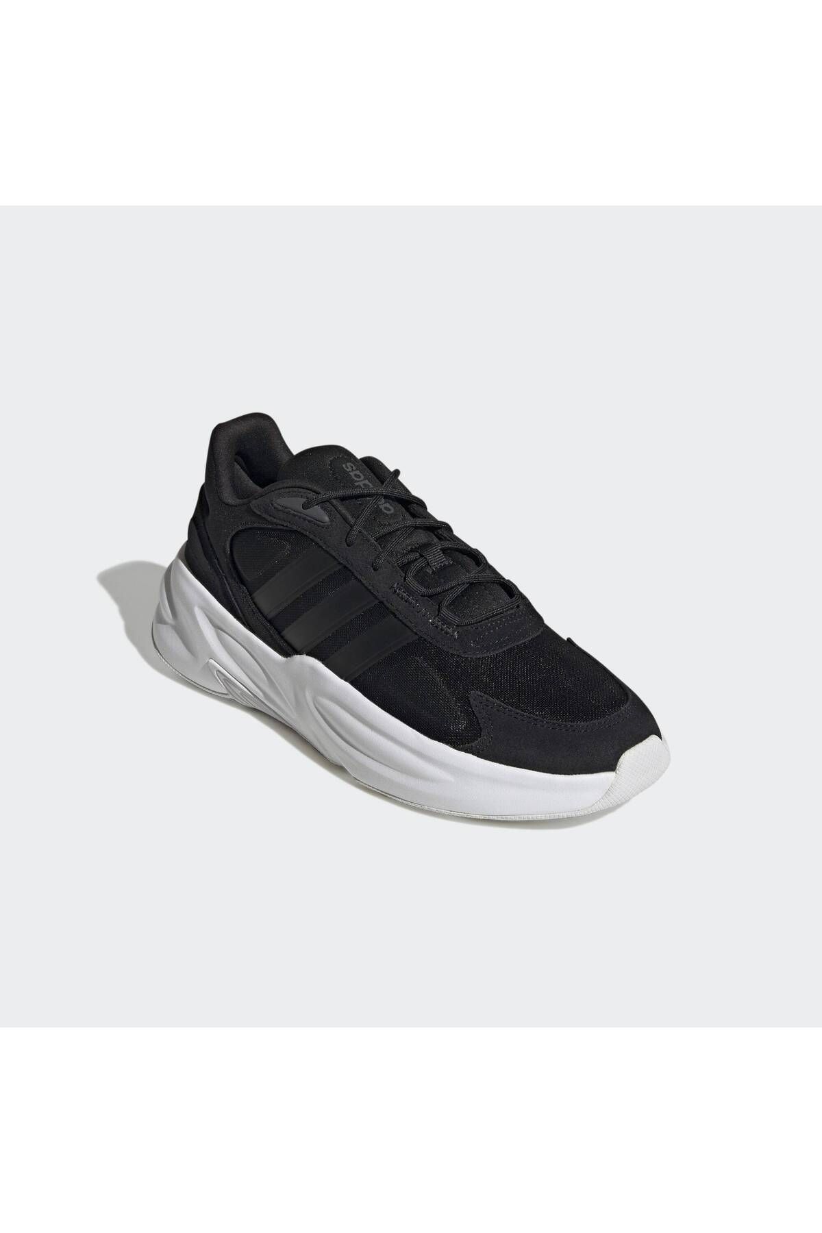 اسنیکر چند رنگ مردانه کفش كتانى ورزشى مدل Ozelle Cloudfoam آدیداس adidas