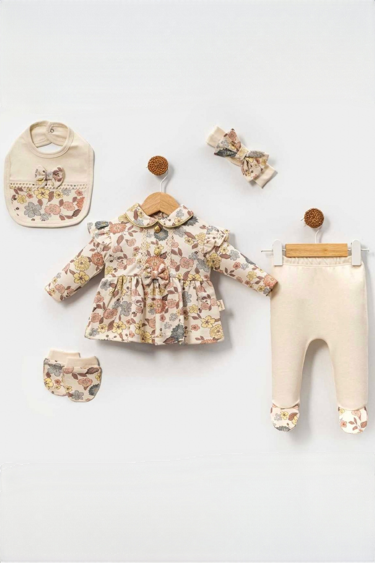 Cherub Baby Gold Düğmeli Çiçekli Kız Bebek Yenidoğan 5 Parça Hastane Çıkışı Zıbın Seti fotoğrafı 2 (önizleme)