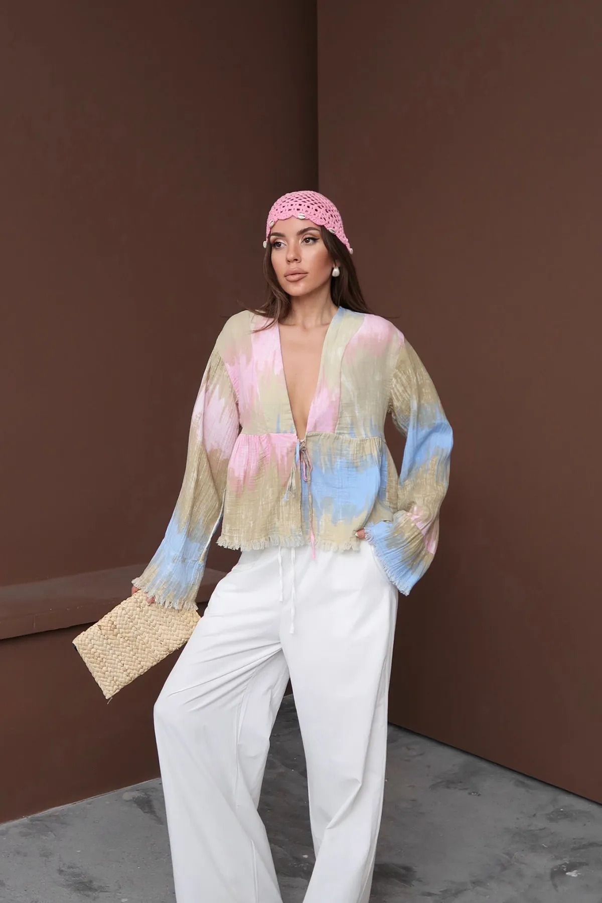 FEMMESTUDIO Kadın V Yaka Renk Desenli Bağlama Detaylı Yumoş Müslin Kimono