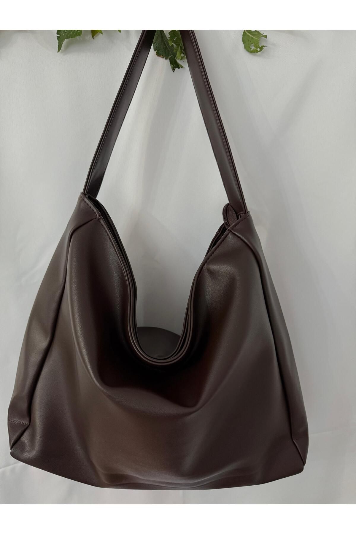 bag KADIN SALAŞ MODEL SİYAH DERİ KOL ÇANTASI GENİŞ YÜZEYLİ
