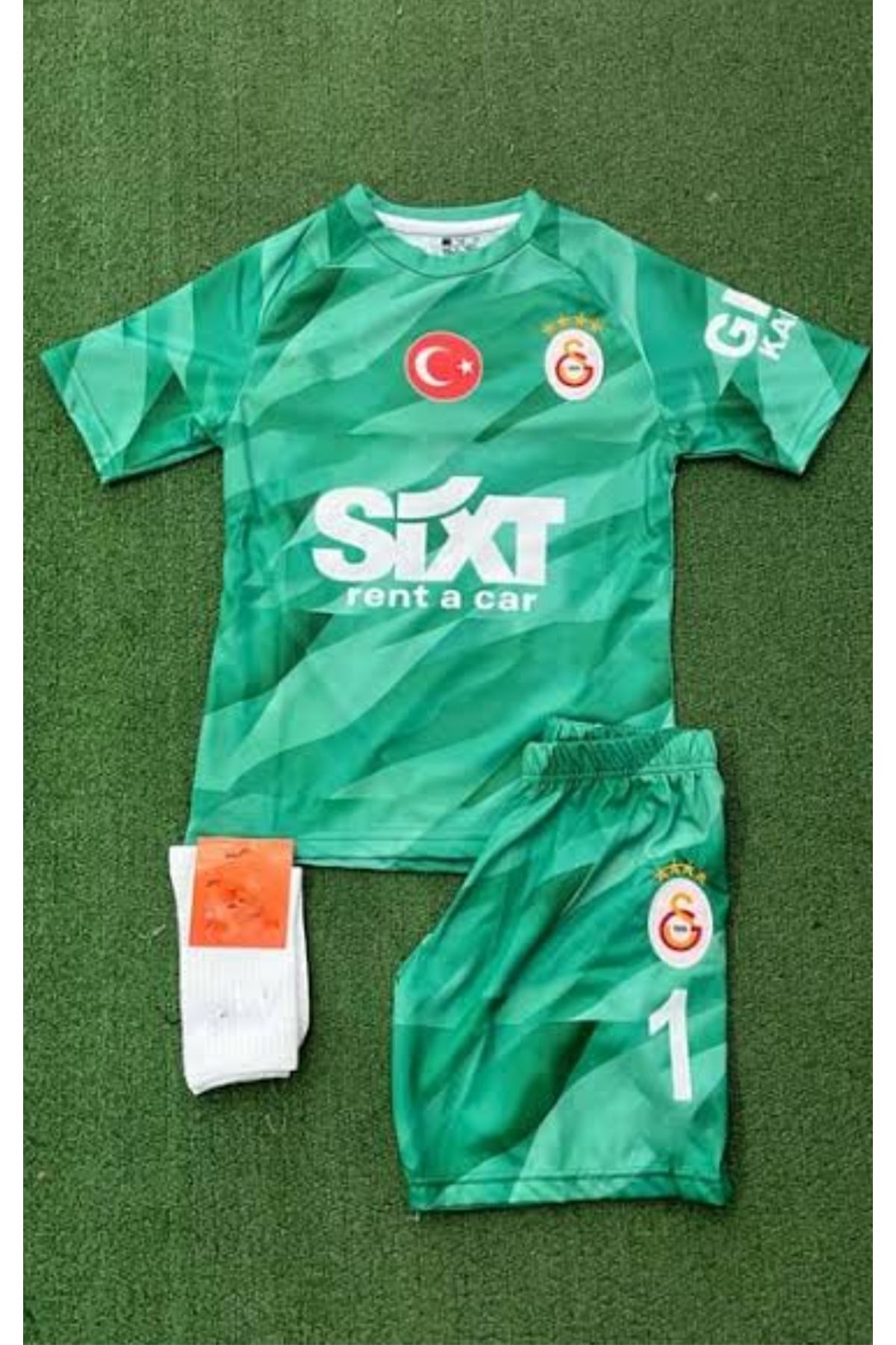 Forma Galatasaray - Muslera 1 Yeni Sezon Çocuk Alt Üst Çoraplı Takım
