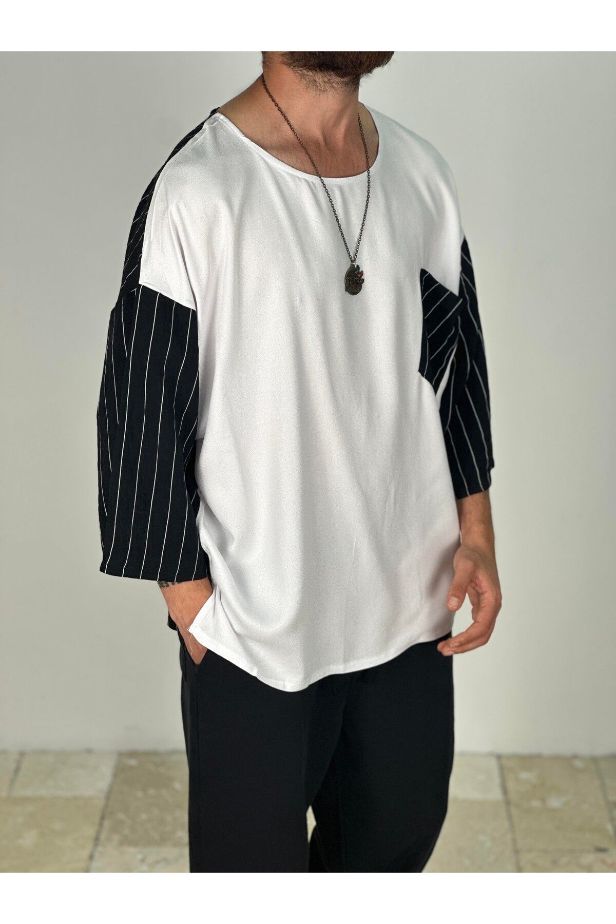 COCOPELLI-Fakir Sleeve Viscon Black and White Oversize T-Shirt 3