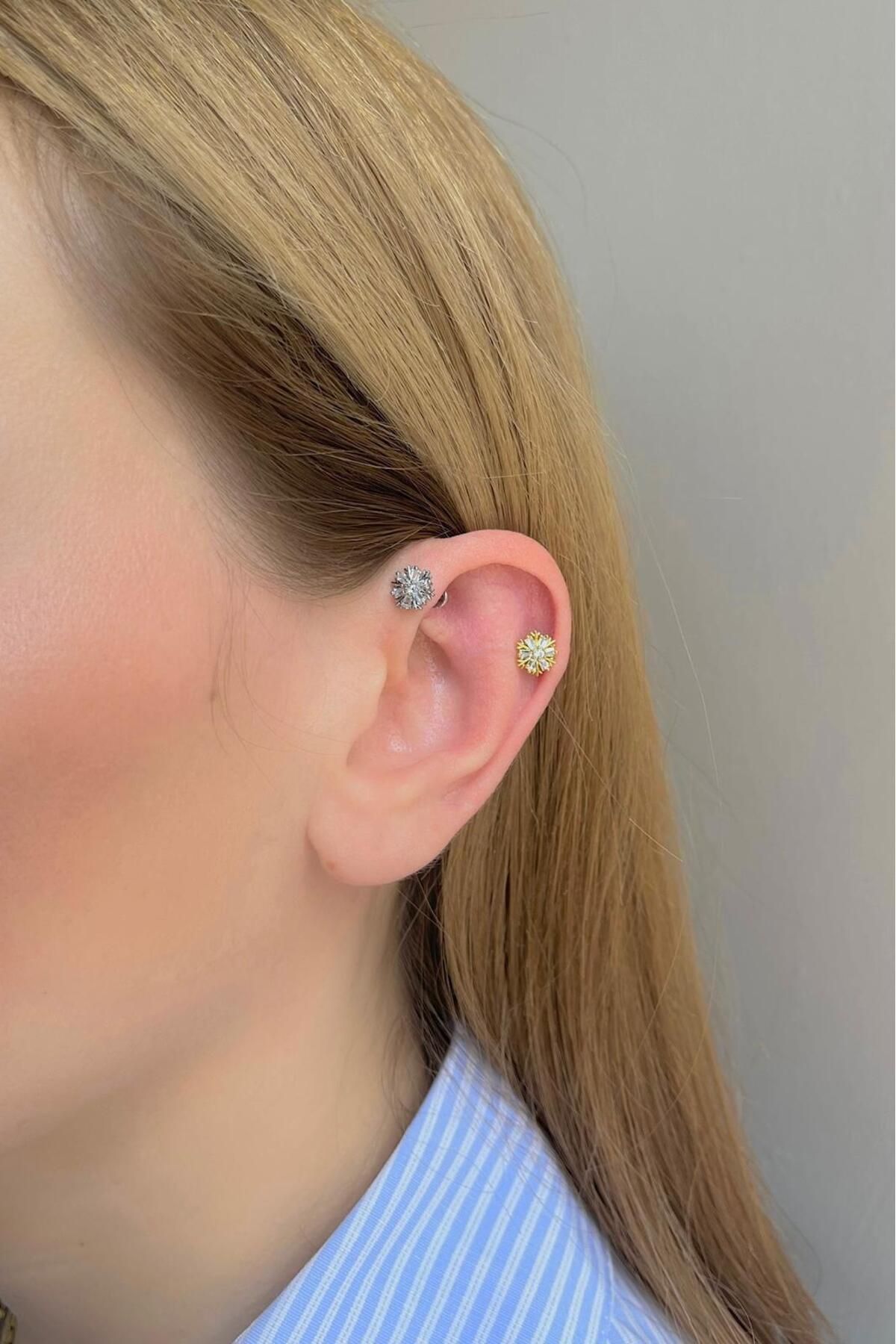 Bijou Luz Gümüş Çiçek Figürlü Zirkon Taşlı Tragus / Helix Piercing