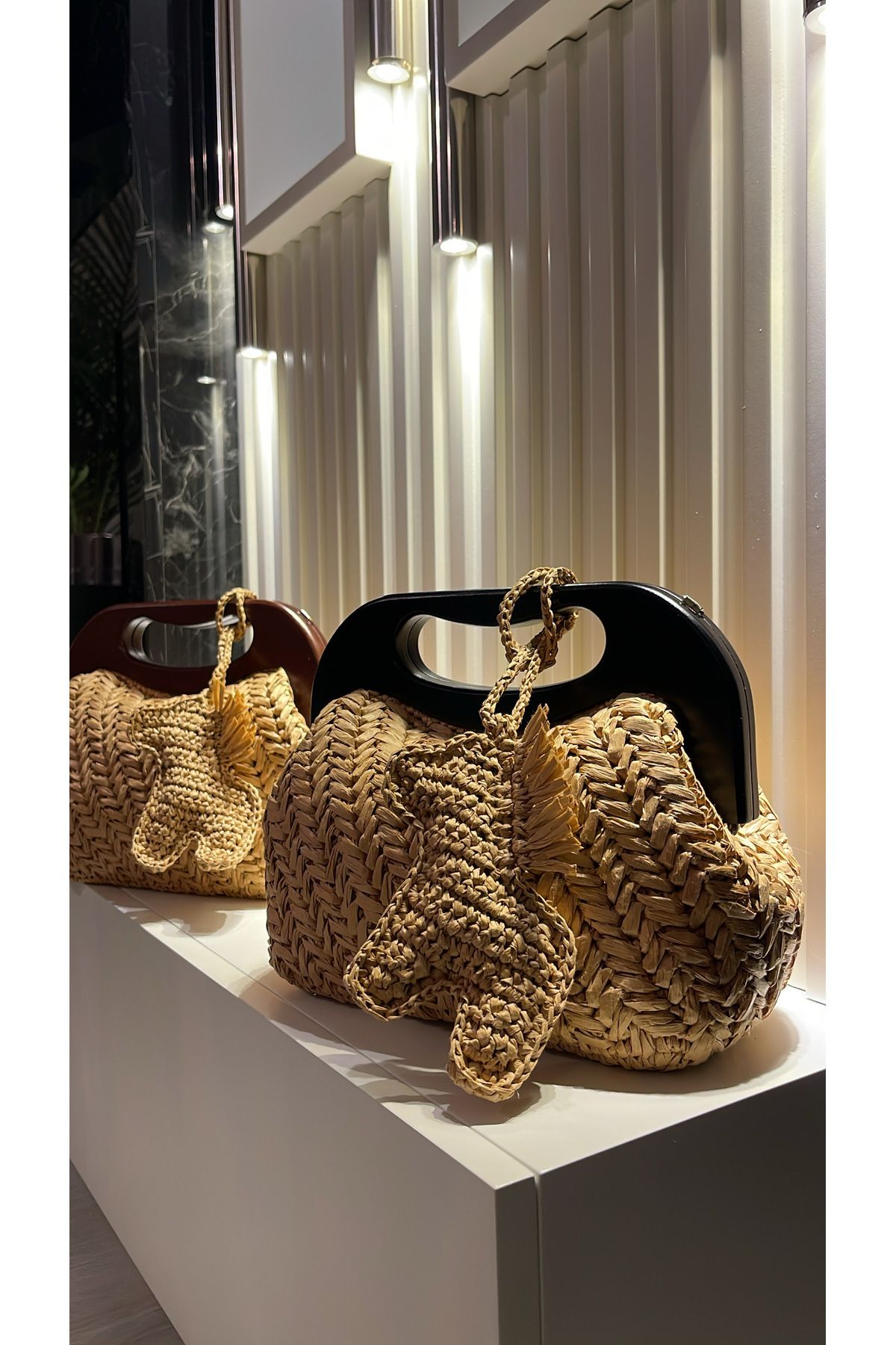 WOMANBAG Hasır Ahşap Burs At Figür Charmlı Tasarım Clutch El Omuz Çantası 35x25cm Siyah