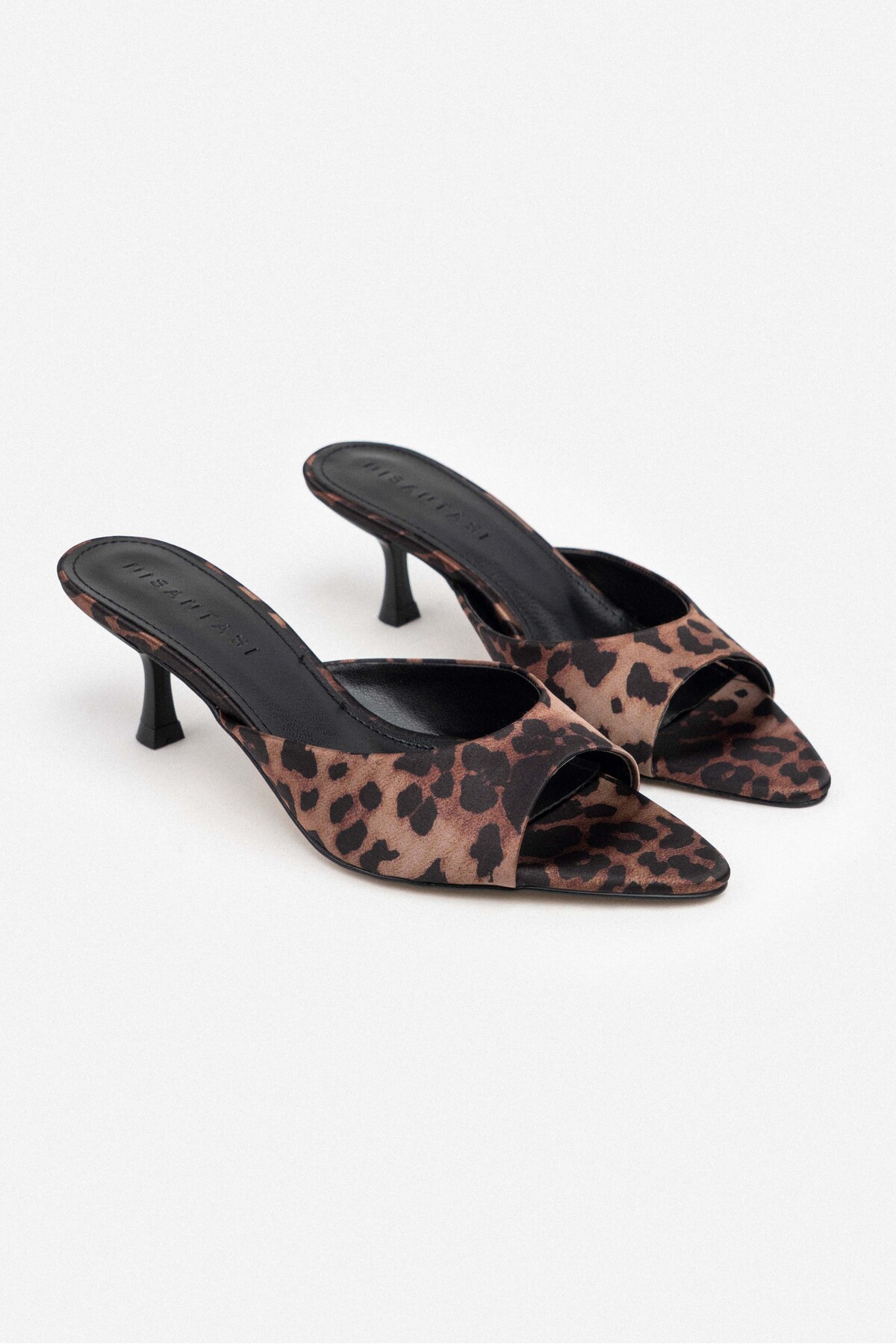 NİŞANTAŞI SHOES Promise Leo Saten Sivri Burun Kadın İnce Topuklu Terlik görsel 4