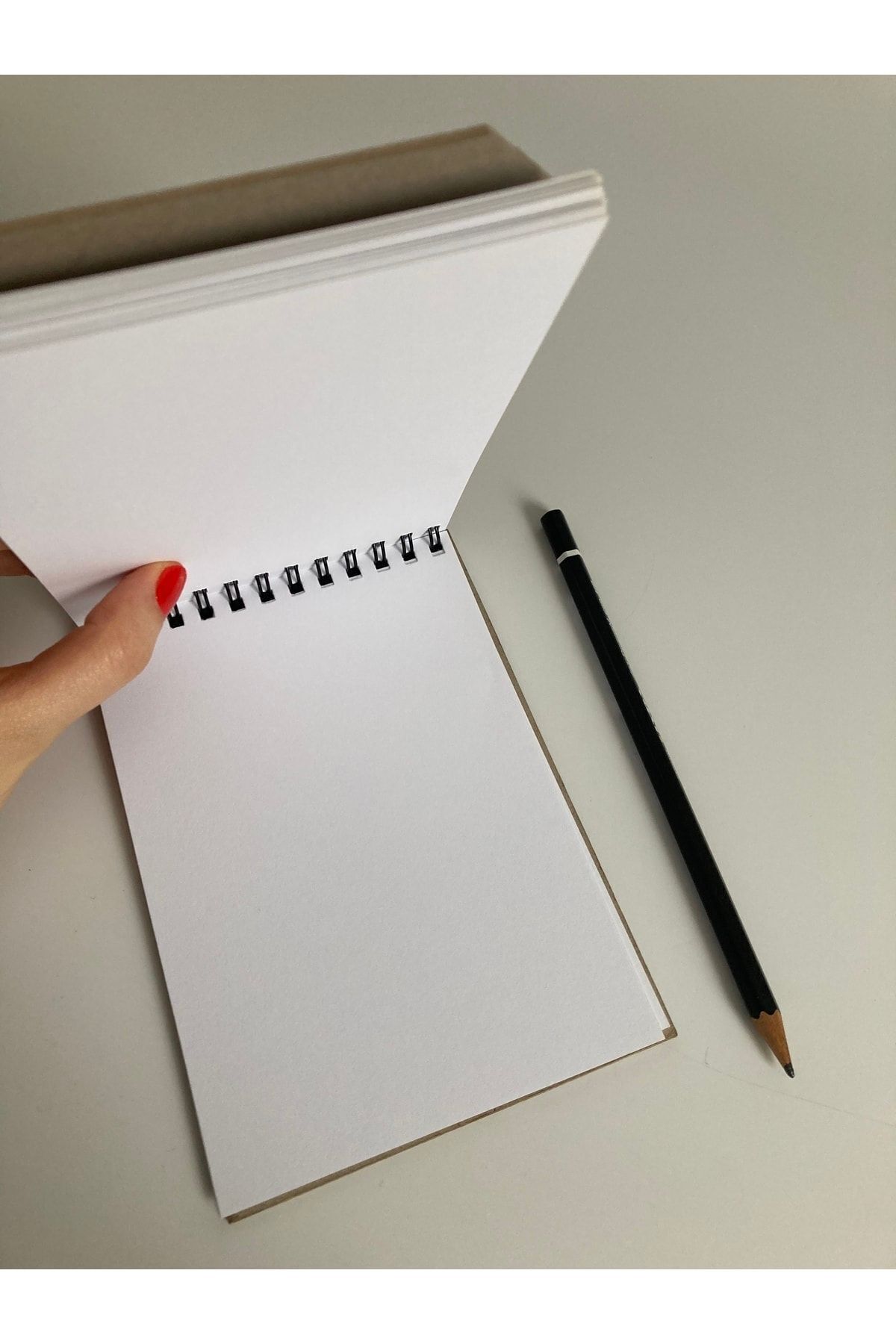 Lemsstudio-Experto A6 Sketchbook 200g. 80 Pp. 40 Sheets Hard Cover Sketchbook 3
