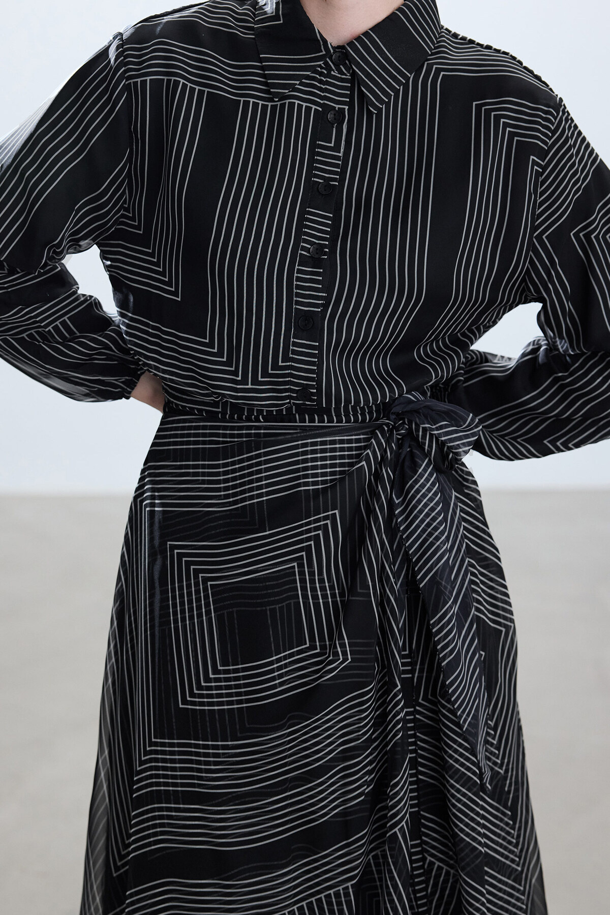 BE BLUE-Tie-up Minimal Patterned Dress 4