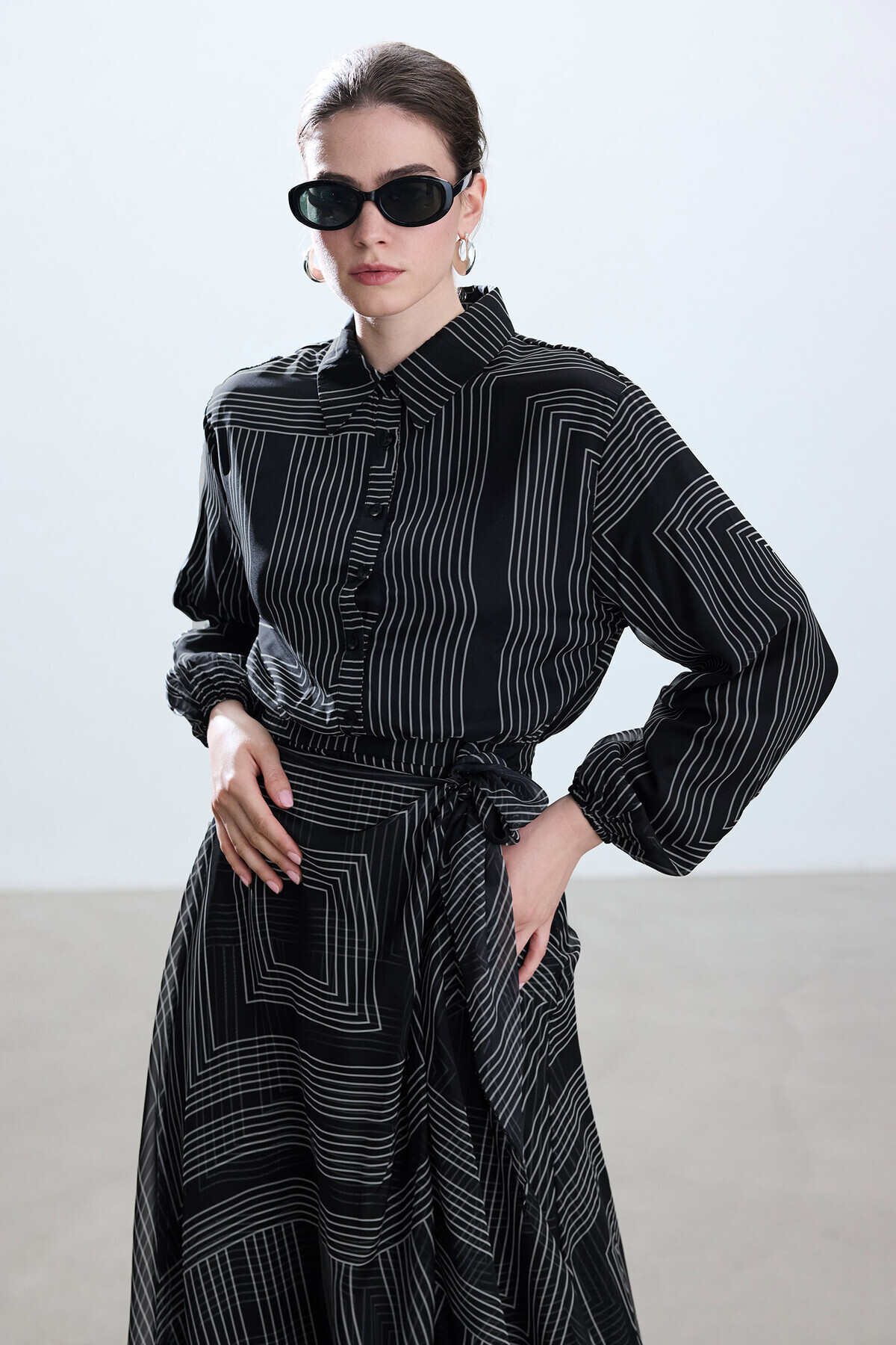 BE BLUE-Tie-up Minimal Patterned Dress 2