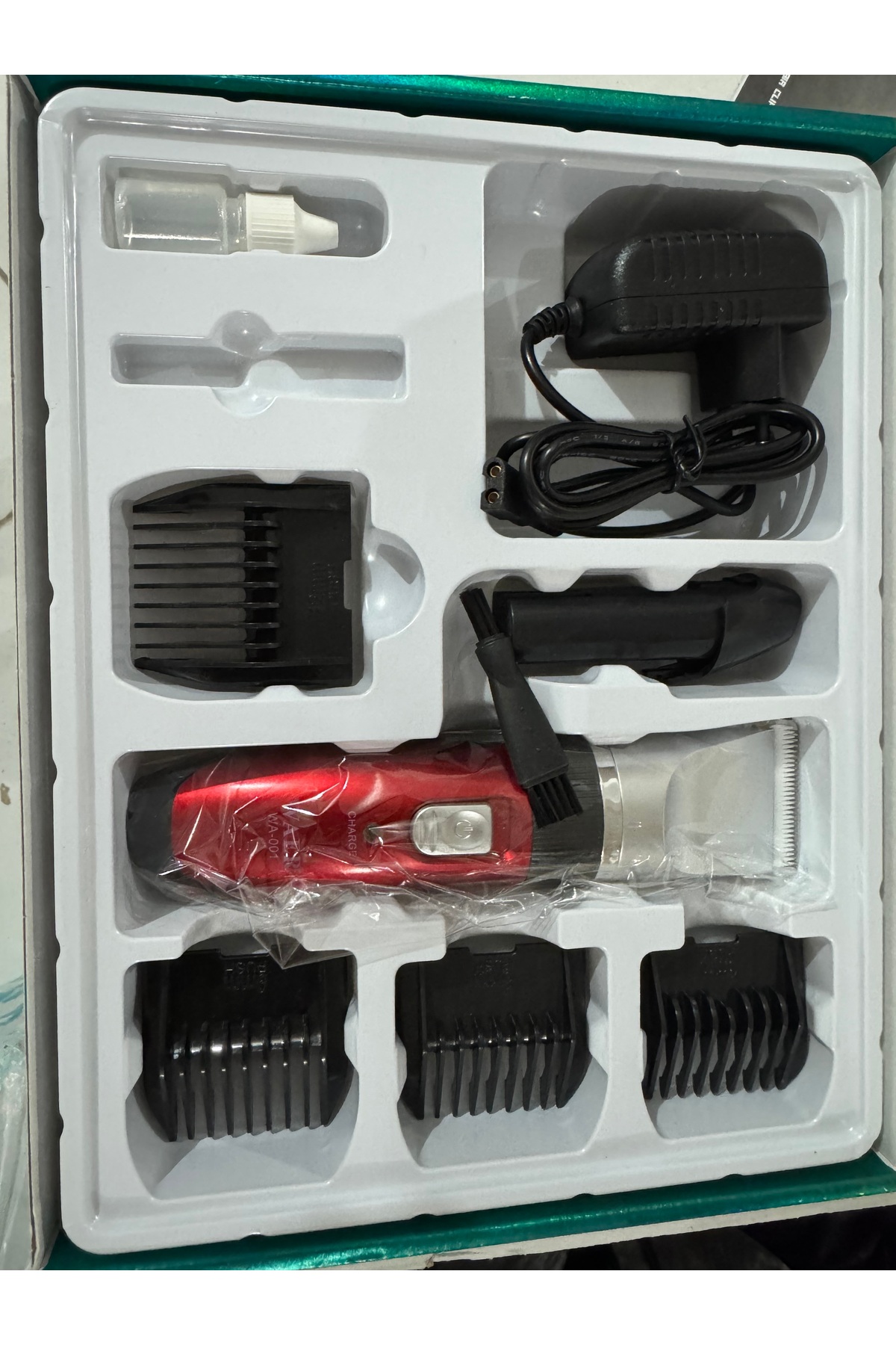 Resim Genel Markalar Waer Profesyonel Erkek Tıraş Makinesi Şarjlı Yedek Bataryalı 