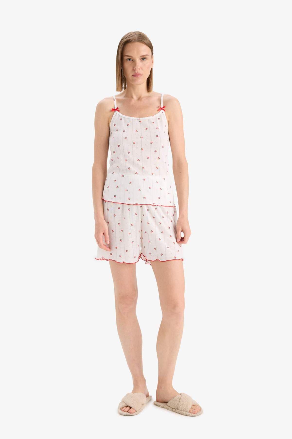 DeFacto Regular Fit Pijama Takımı Desenli Askılı Pijama Üstü Esnek Belli Şort Pijama Altı-Fall in Love F5774