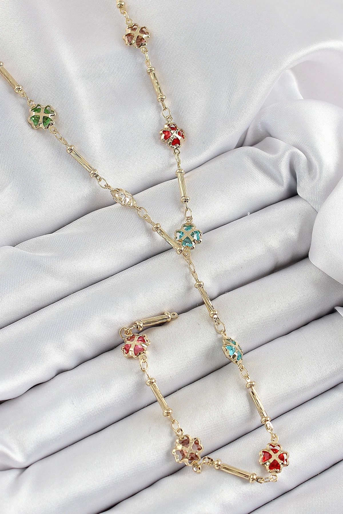 GLIMMERY Pirinç Asorti Kalpli Yonca Model Gold Renk Zirkon Taşlı Y Kolye
