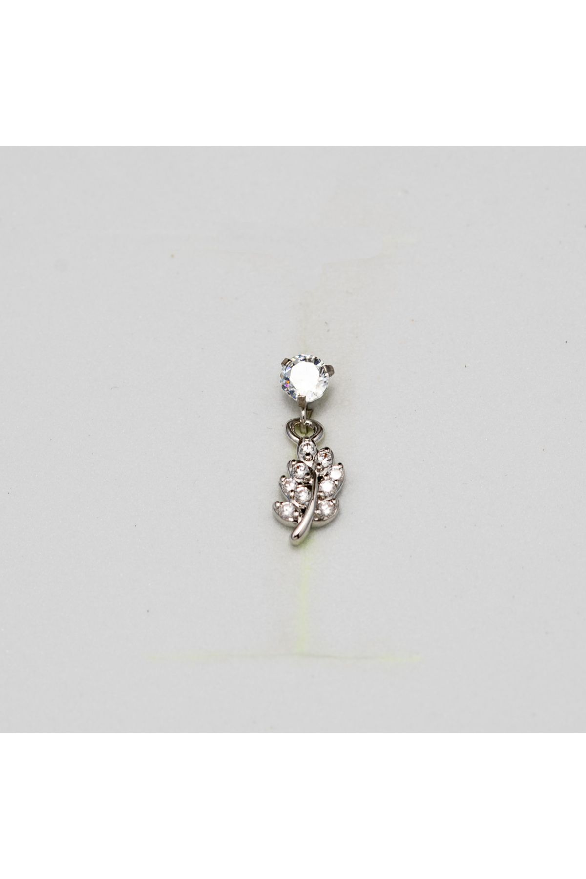 Piercing by Sever SALLANTILI YAPRAK ÇELİK PIERCING… GÜMÜŞ/SILVER RENKLİ ve ŞEFFAF TAŞLI (TARGUS HELIX CONCH FLAT)