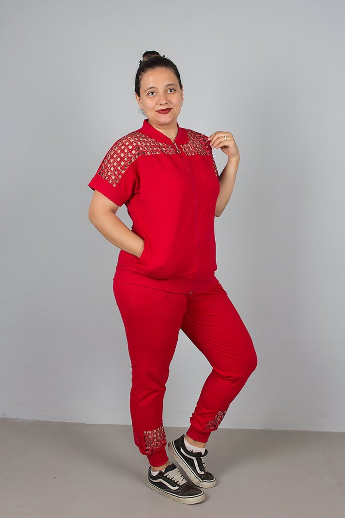 Truva XXL-Plus Size Tracksuit Set with Red Shoulder and Leg Detail – Stylish and Comfortable Design 6