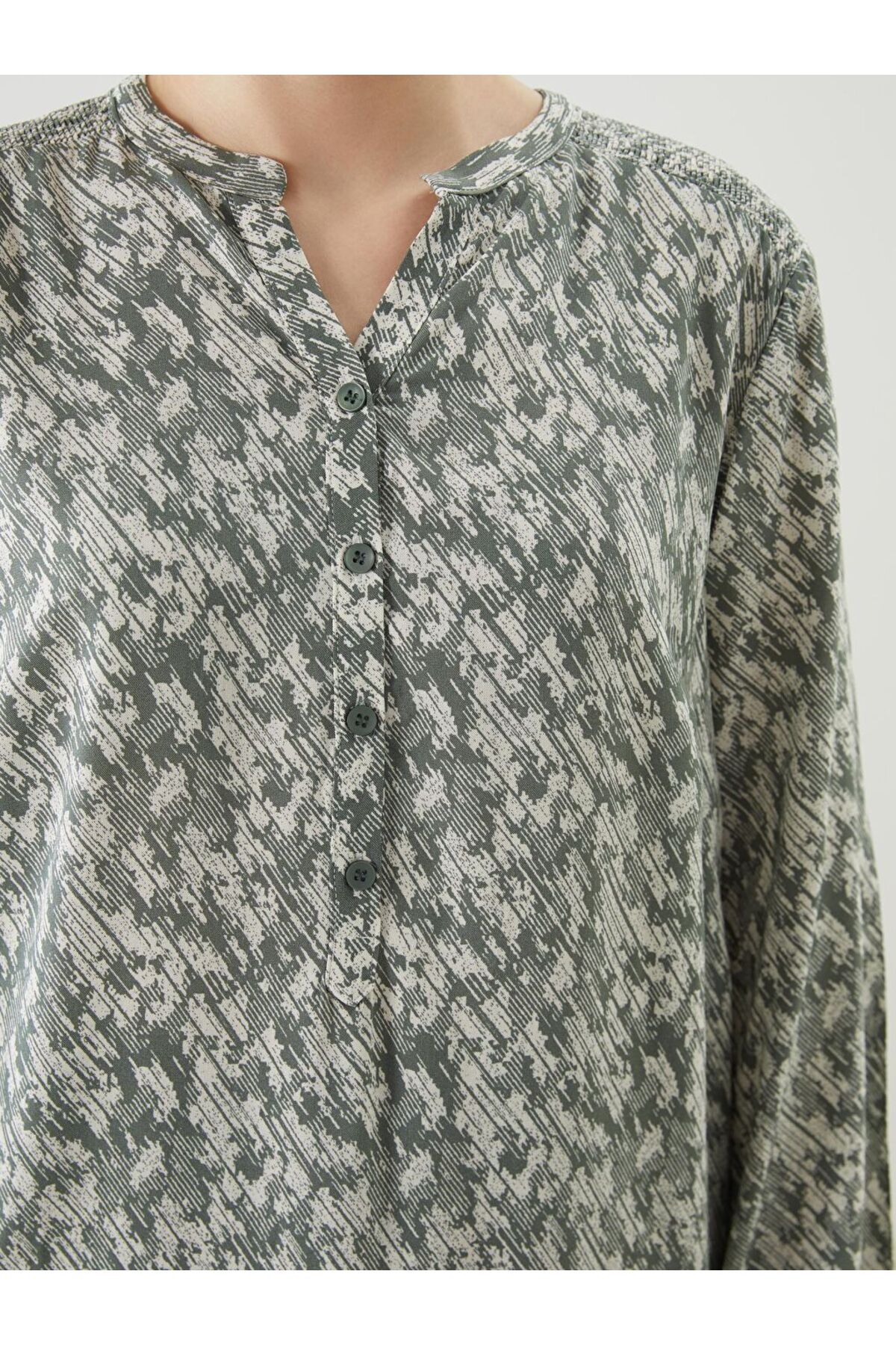 LC Waikiki Yeni Sezon Kacik Yaka Desenli Kadin Tunik - S5MD18Z8