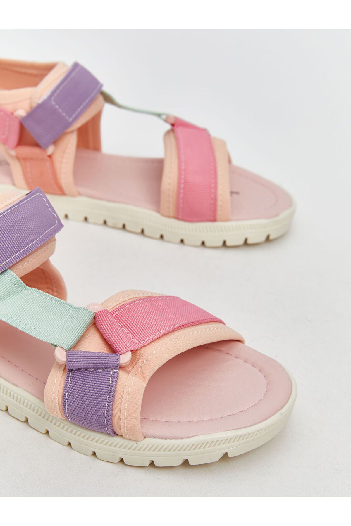 LC Waikiki-Sandale pentru fete cu blocuri de culoare sezon nou - S5IM86Z4 3