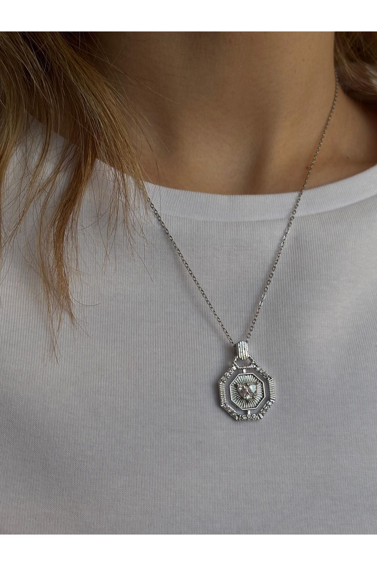 mysteriajewelry Kalp ve Taş Detaylı Silver Renk (Küpesiyle kombine uyumlu) Çelik Kolye 2 Farklı Renk Seçeneği
