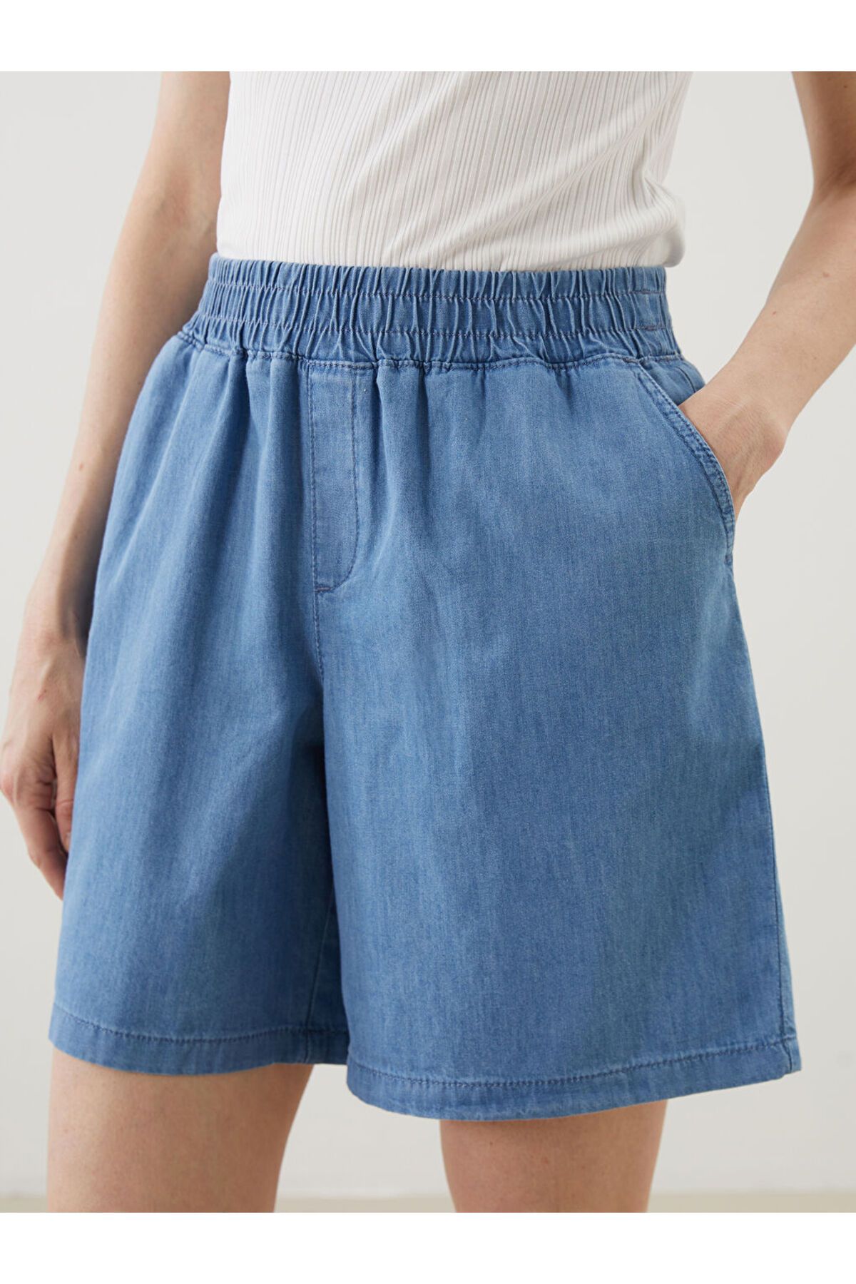 LC Waikiki Yeni Sezon Beli Lastikli Kadin Jean Sort - S5J663Z8
