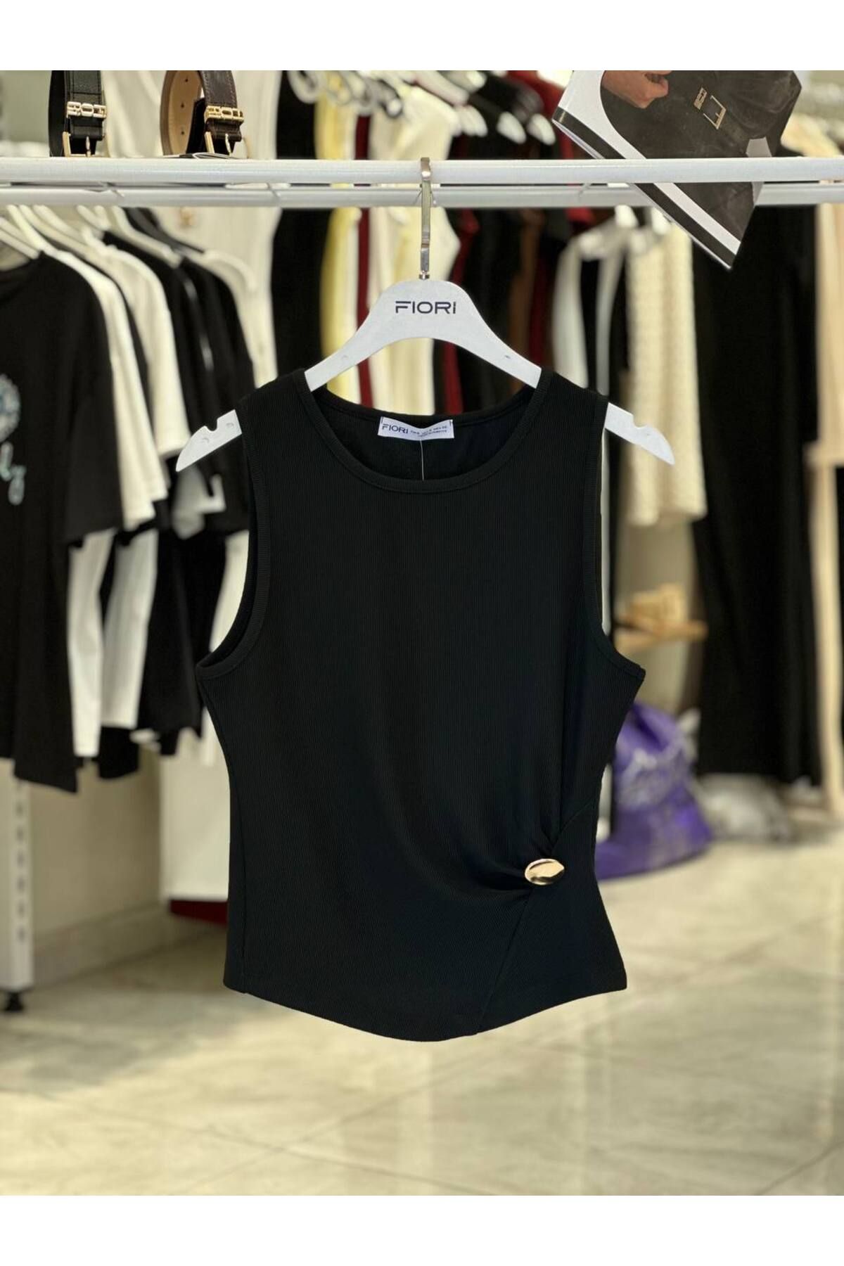 FioriModa Sıfır Kol Bluz