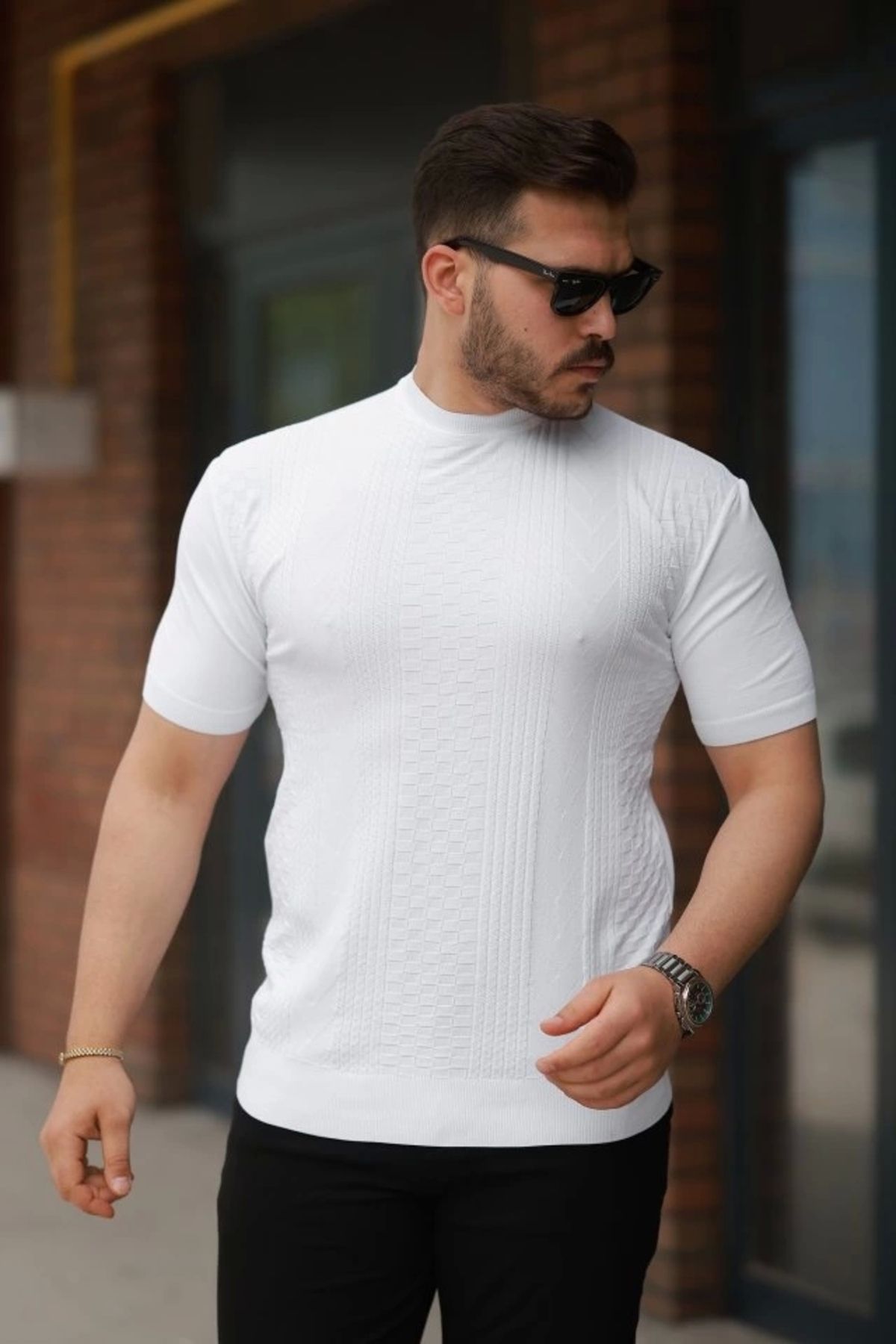 Butik Erkek Desen Dokulu Kısa Kollu Tişört