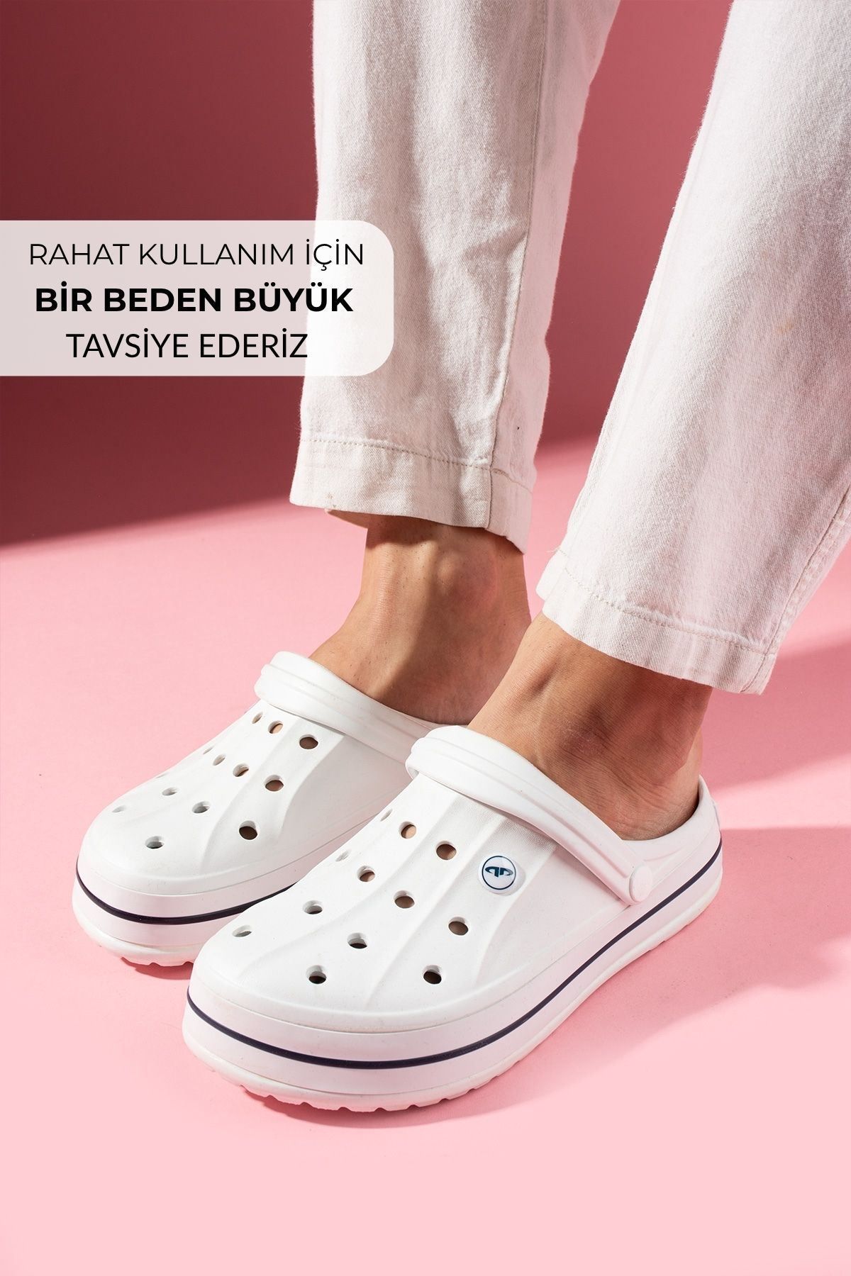 FUGA MODA Richard Beyaz Delikli Çizgi Kabartmalı Poliüretan Önü Kapalı Islak Zemin Erkek Terlik ve Sandalet