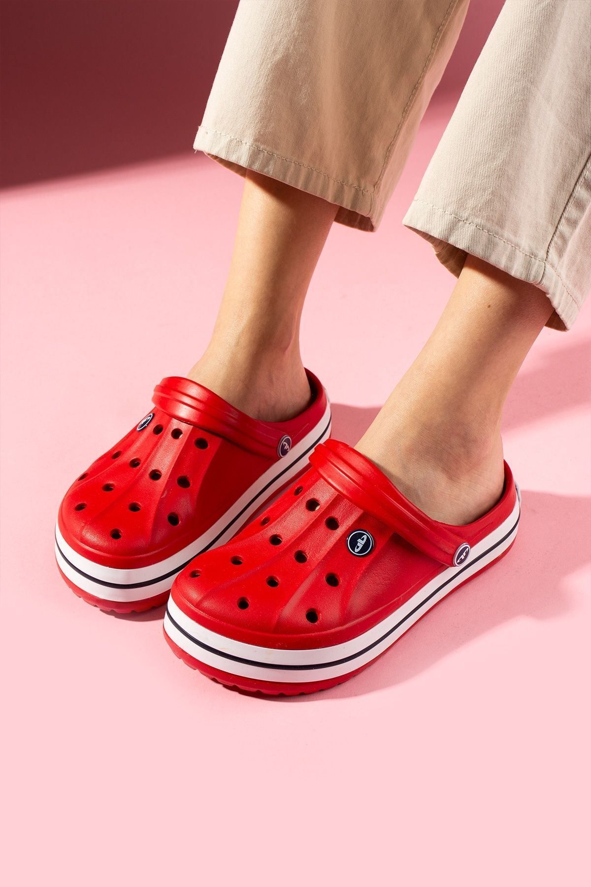 FUGA MODA-Eflora Red Perforated Line Embossed Polyurethane Closed Front Wet Floor Slippers and Sandals 3