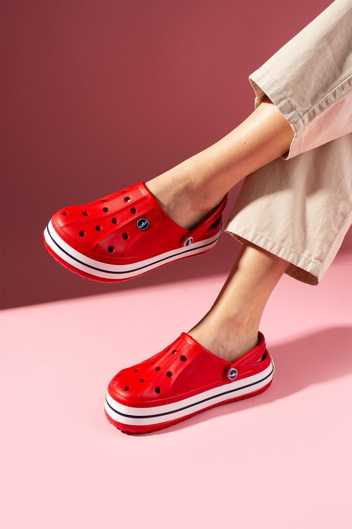 FUGA MODA-Eflora Red Perforated Line Embossed Polyurethane Closed Front Wet Floor Slippers and Sandals 5
