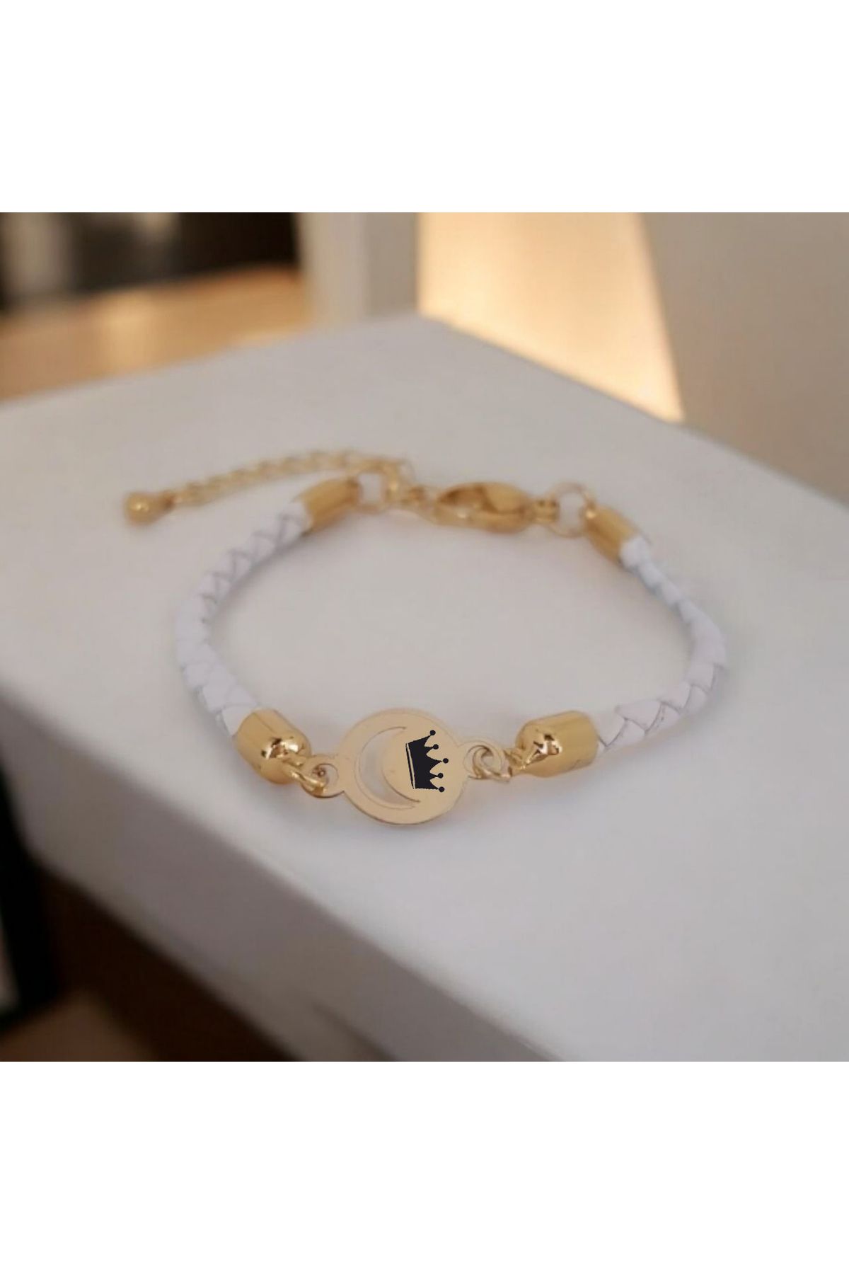 ARCHINO GOLD Taç Temalı 14 Ayar Altın Plakalı Ay Motifli Doğal Derili Hediye Bileklik-477sembol-beyaz