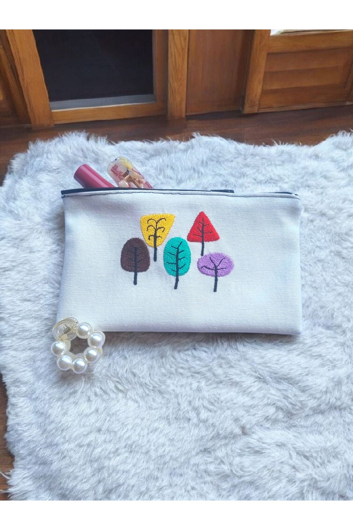 Pirene Lina Makyaj Çantası – Renkli Ağaç Desenli Mini Çanta (12 x 20 cm)
