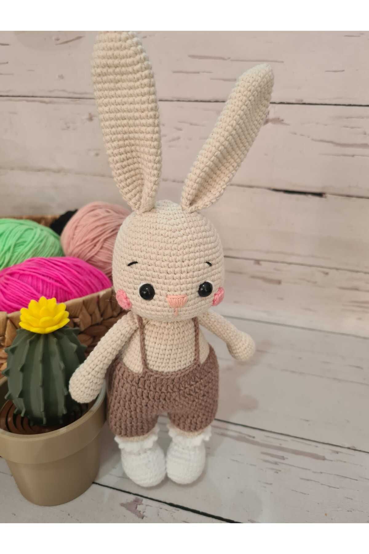 On marifet yün ve hobi dünyası Amigurumi LULU tavşan