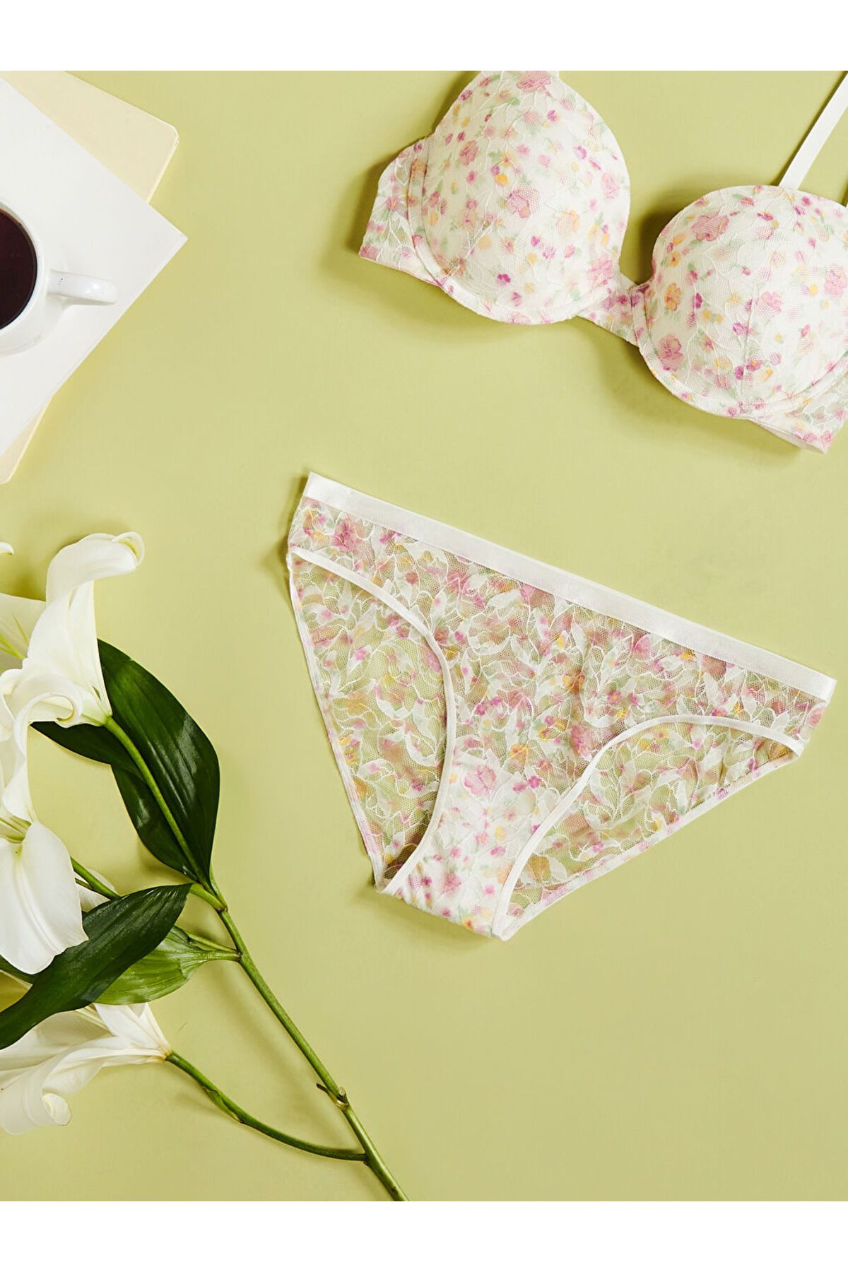 LC Waikiki Yeni Sezon Cicekli Dantelli Bikini Kulot - S58192Z8