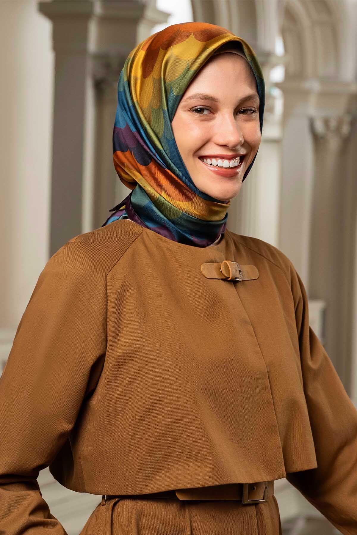 Armine Nostalji Serisi İpek Sura Eşarp 9212DS-35 Geometrik Desen BORDO-ÇOK RENKLİ