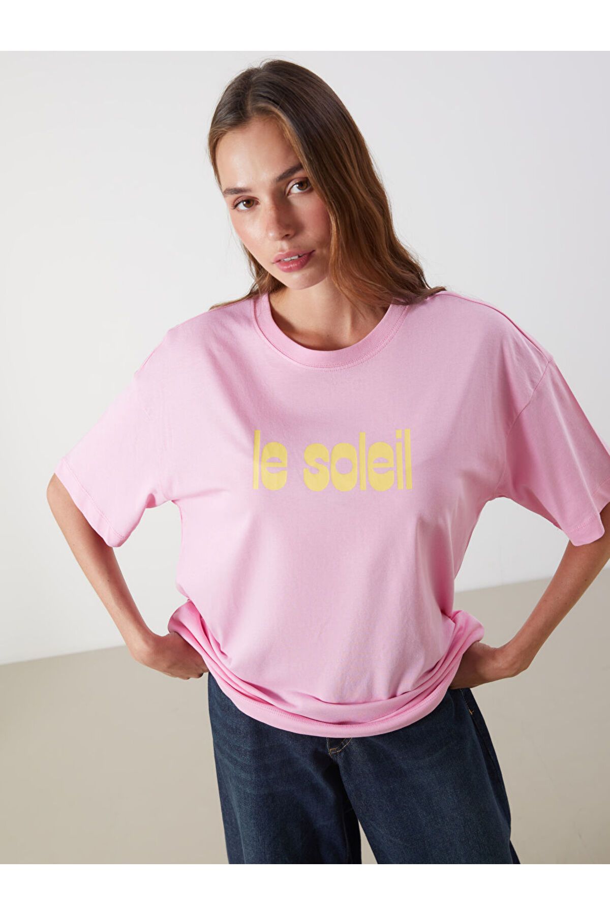 LC Waikiki Yeni Sezon Bisiklet Yaka Baskili Oversize Kadin Tisort - S5NY85Z8