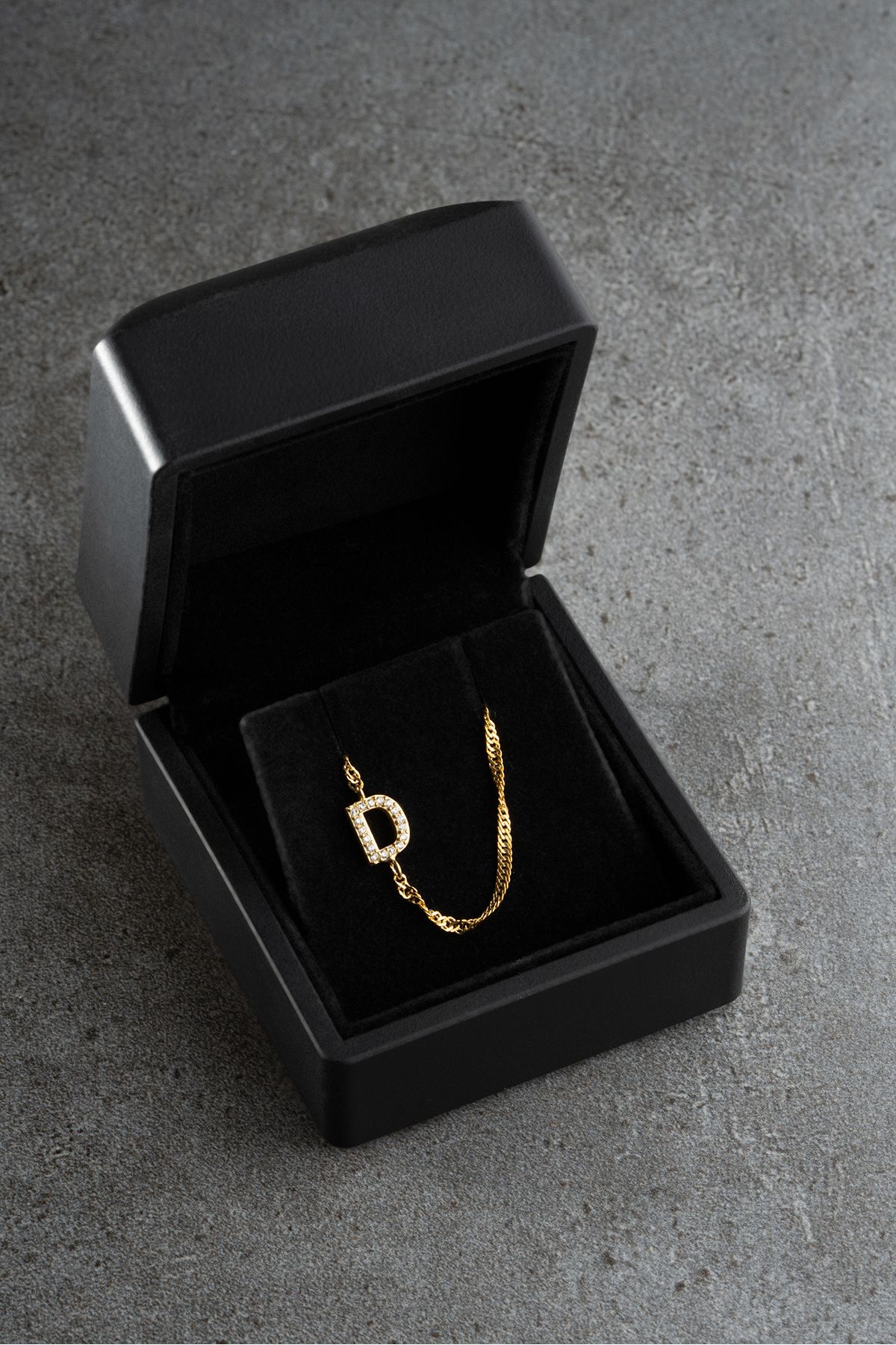 Silvano Jewelry 925 Ayar Gümüş Işıklı Kutuda Kişiye Singapur Harf Kolye