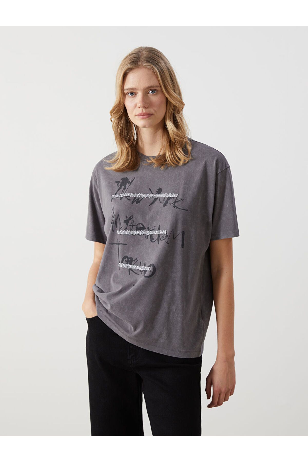 LC Waikiki Yeni Sezon Bisiklet Yaka Baskili Oversize Kadin Tisort - S5DI81Z8