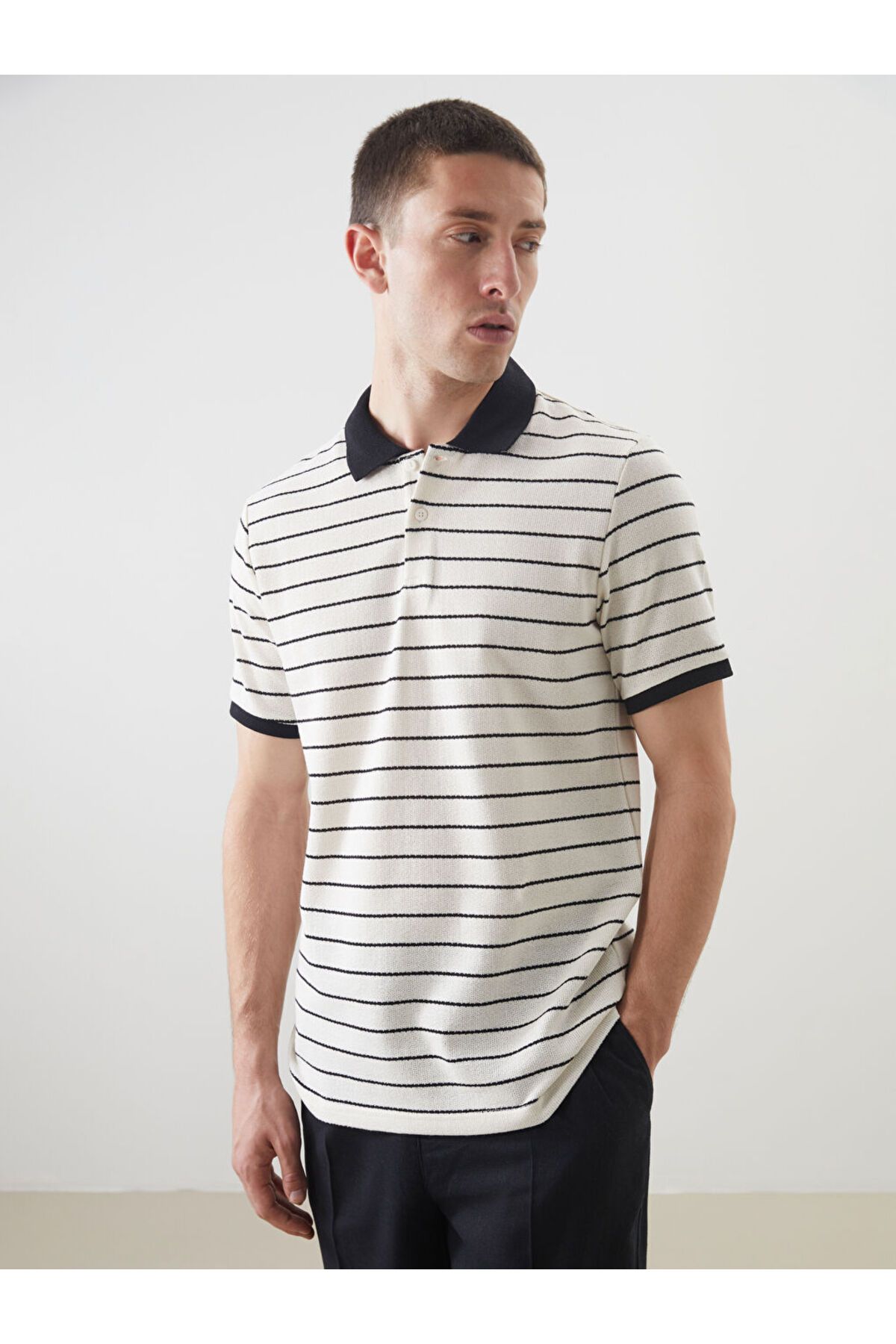 LC Waikiki Yeni Sezon Polo Yaka Cizgili Penye Erkek Dokulu Tisort - S5OT83Z8