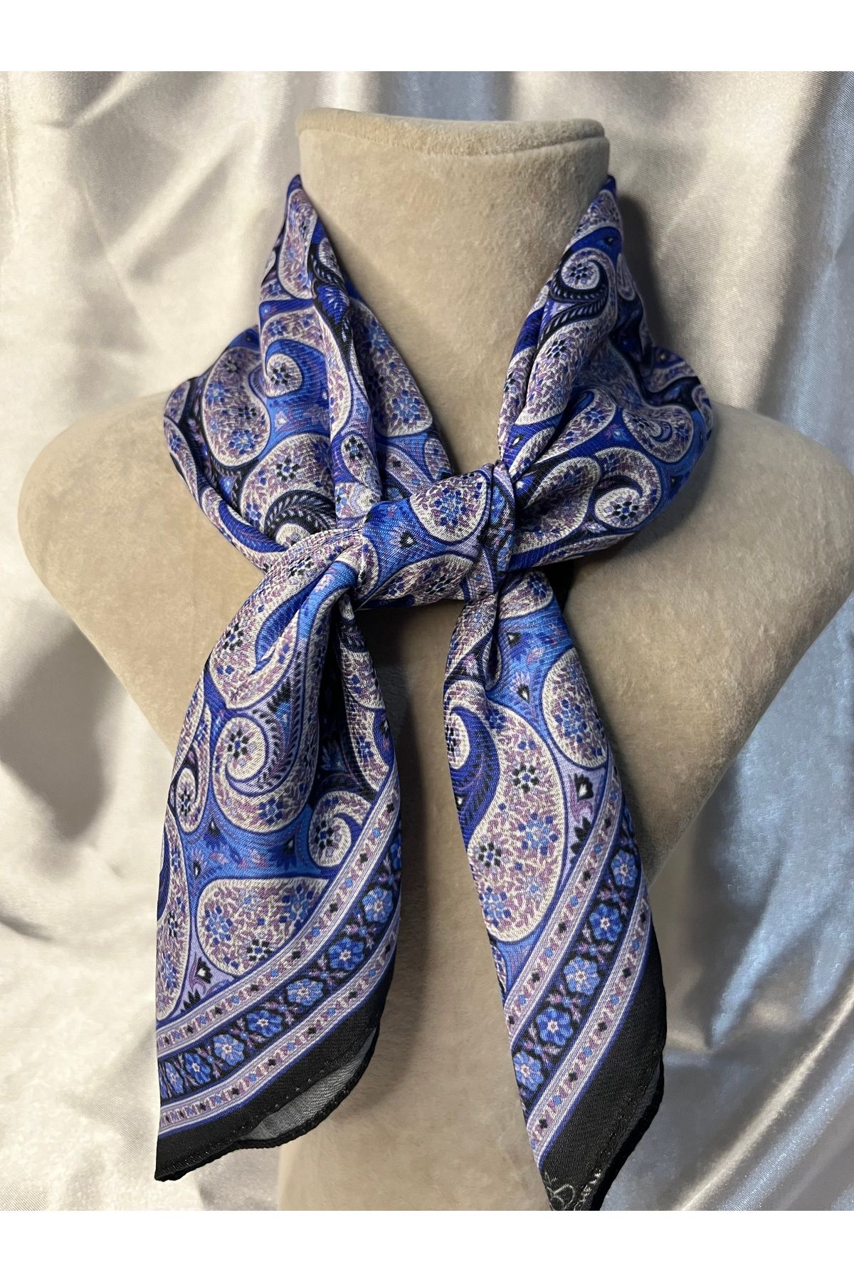 Fam&Co Jewelry Erkek Kadın Unisex Mavi Paisley Desenli Şık Soft Fular – Günlük ve Özel Gün Kombinleri İçin