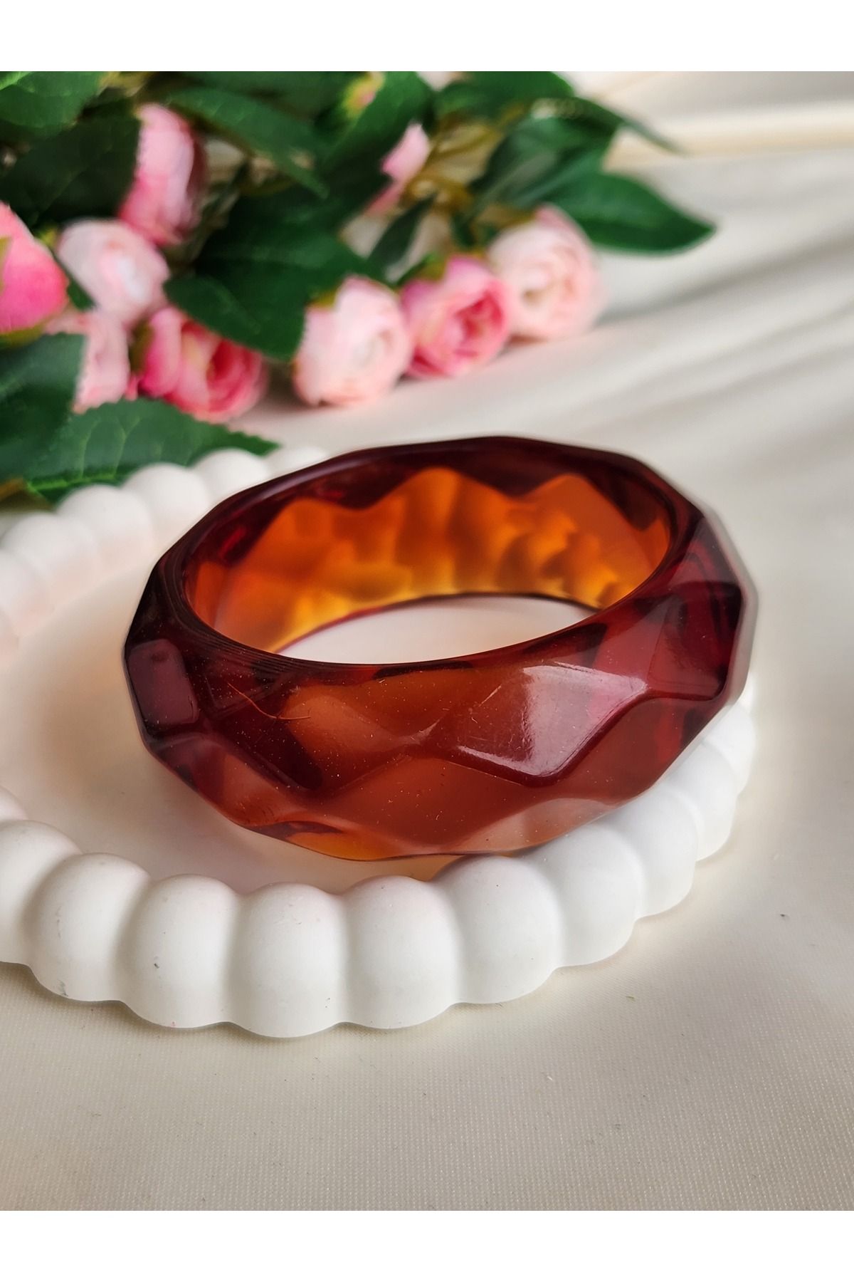 GIHANDMADE Kesim Desenli Reçine Bileklik – Işıltılı Parlak Yüzeyli, Kahverengi & Yeşil