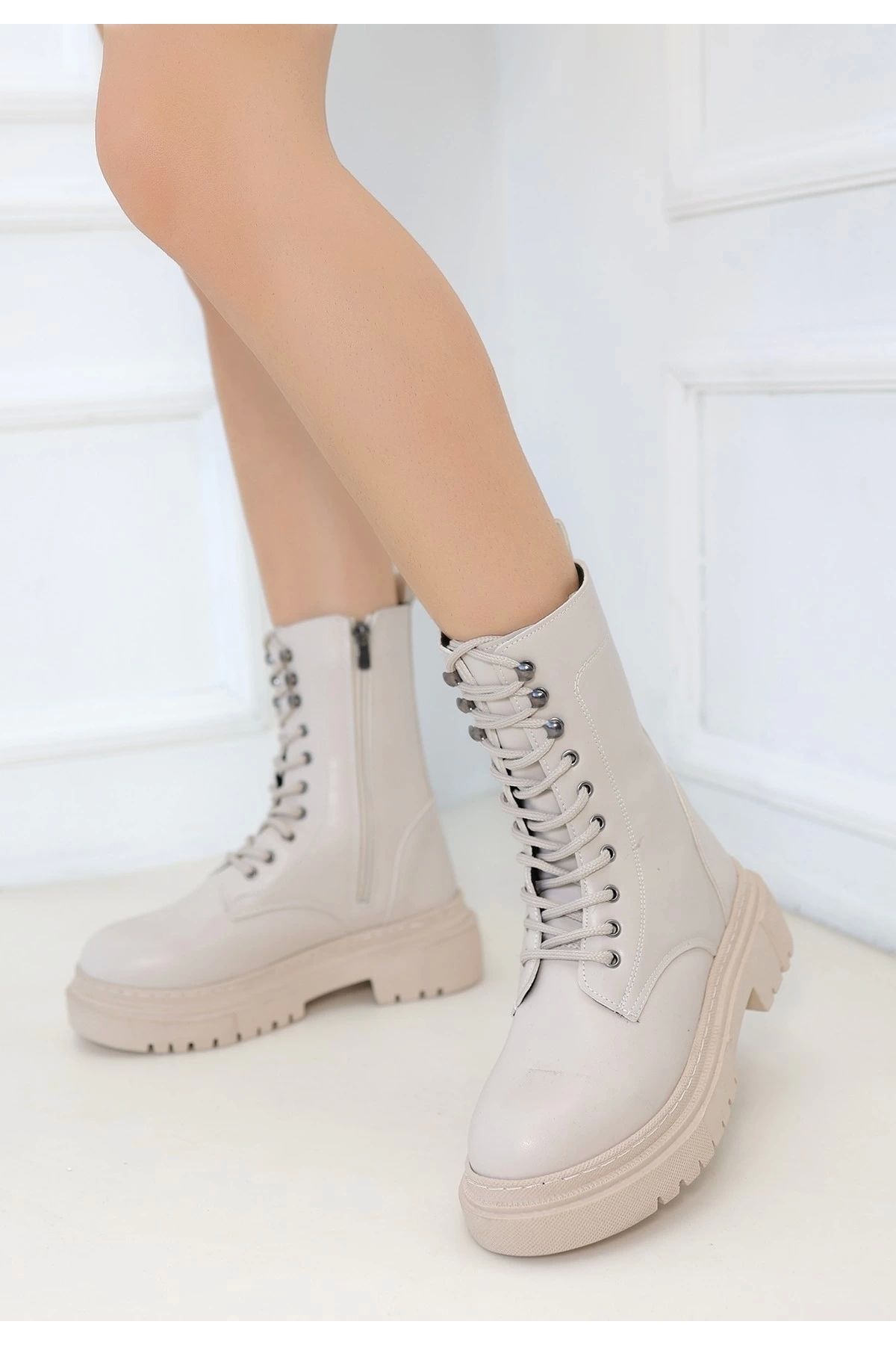 BellevieStore Caxa Bej Cilt Bağcıklı Bot