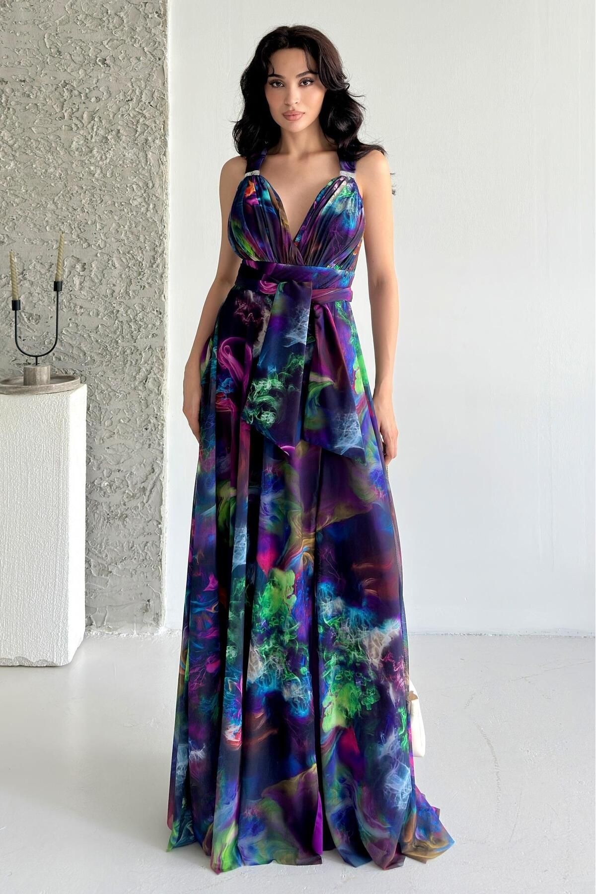 Serica Moda Mor Desenli Bağlamalı Yırtmaç Detaylı Maxi Şifon Abiye