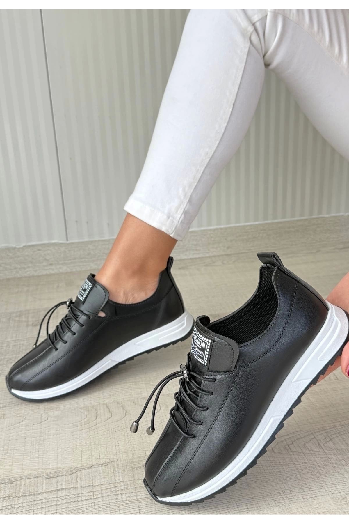 BellevieStore Monya Siyah Cilt Bağcıklı Spor Ayakkabı