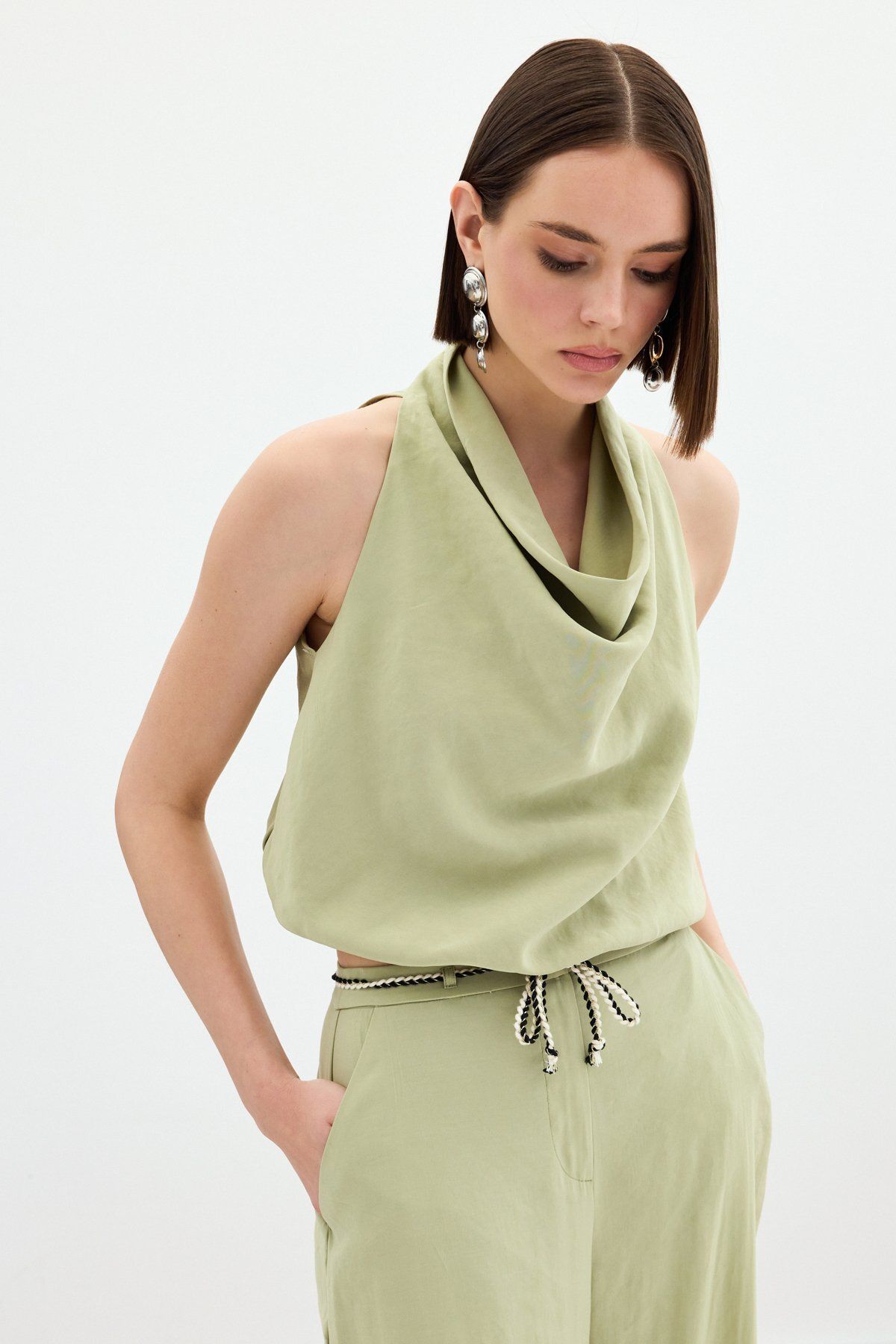 Sateen Degaje Yaka Bluz - Yağ Yeşili