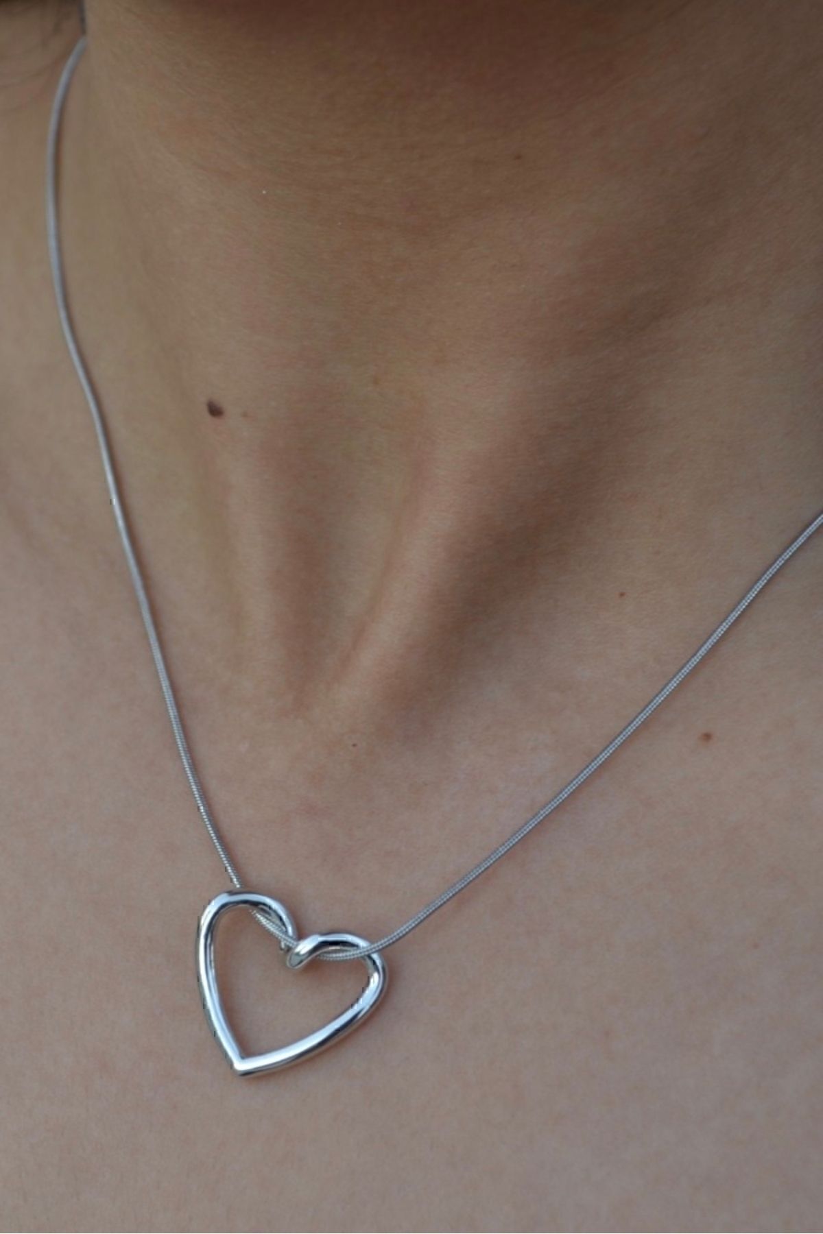 JEWELRY Çelik Valentine’s Düğüm Kalp Kolye İçi Boş Kalp Silver