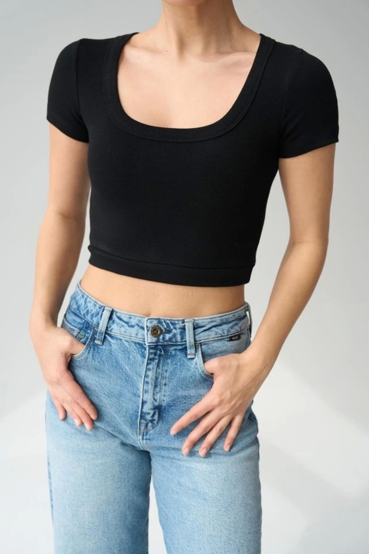 Butik Geniş Yaka Bady - Siyah