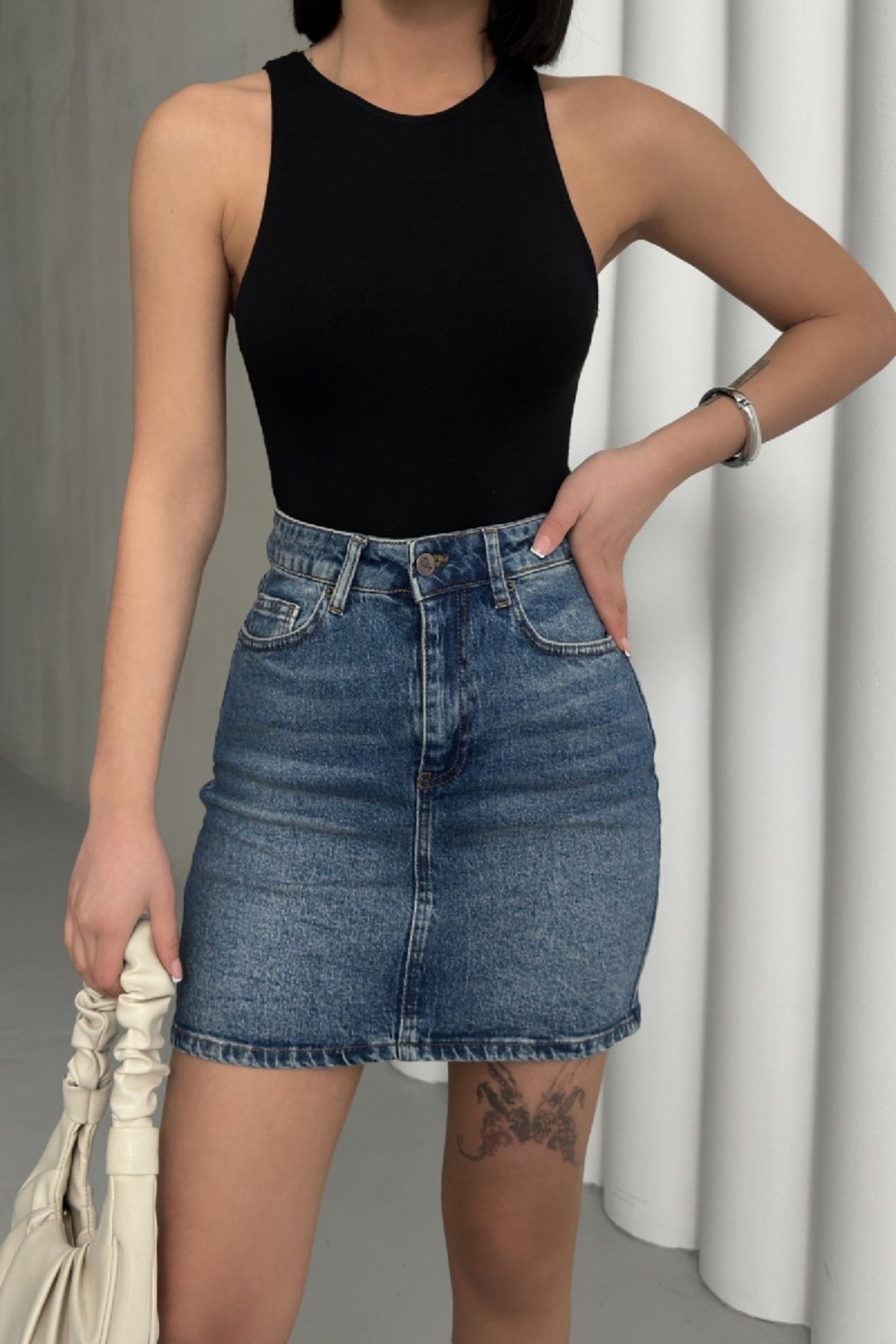 RICHMOST Dar Kalıplı Normal Belli Cepli ve Astarsız Kısa Boy Kadın Kot Etek Mini Koyu Mavi Denim