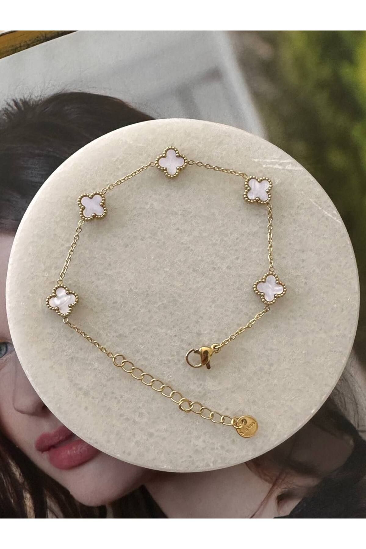 Esmeray Aksesuar Paslanmaz Çelik Gold Renk Beyaz Yonca Figürlü Bileklik Uzunluk 16 cm. 20 cm.