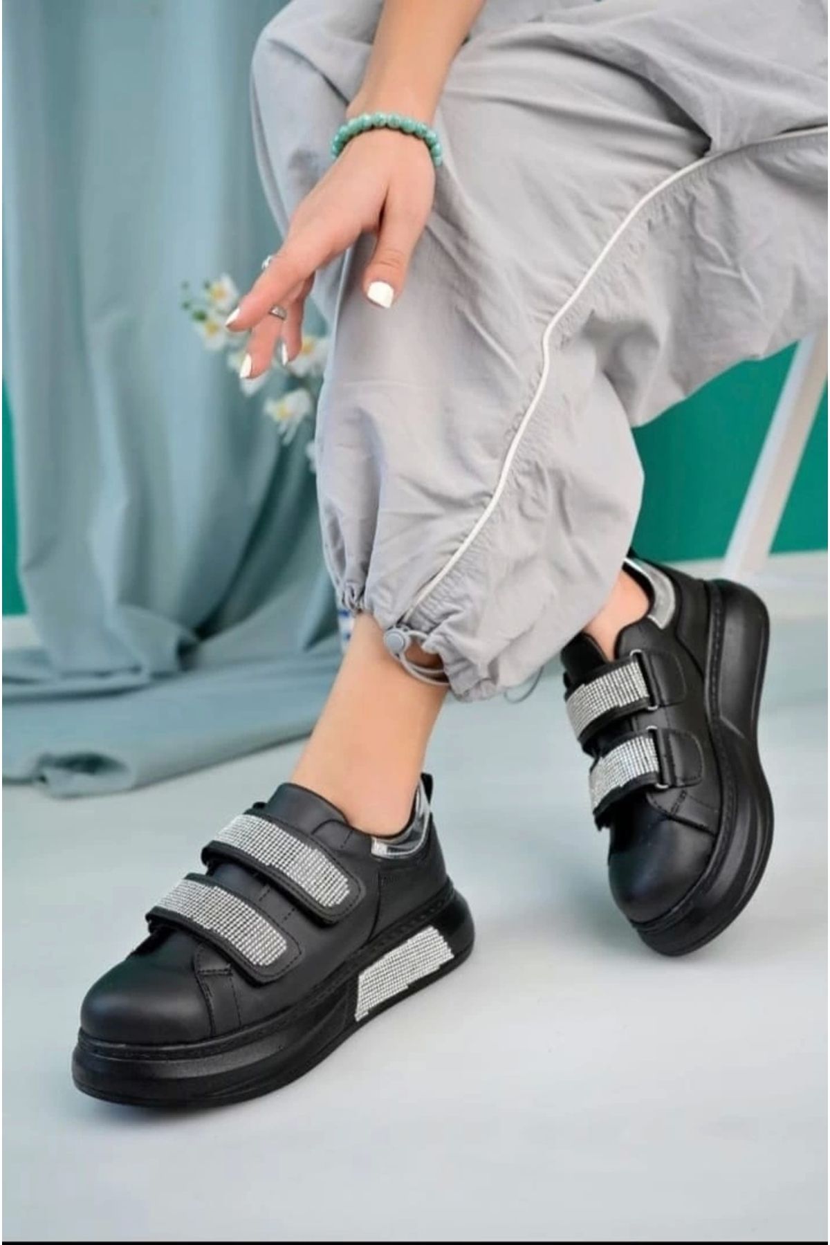 BellevieStore Nino Siyah Cilt Cırt Cırtlı Spor Ayakkabı