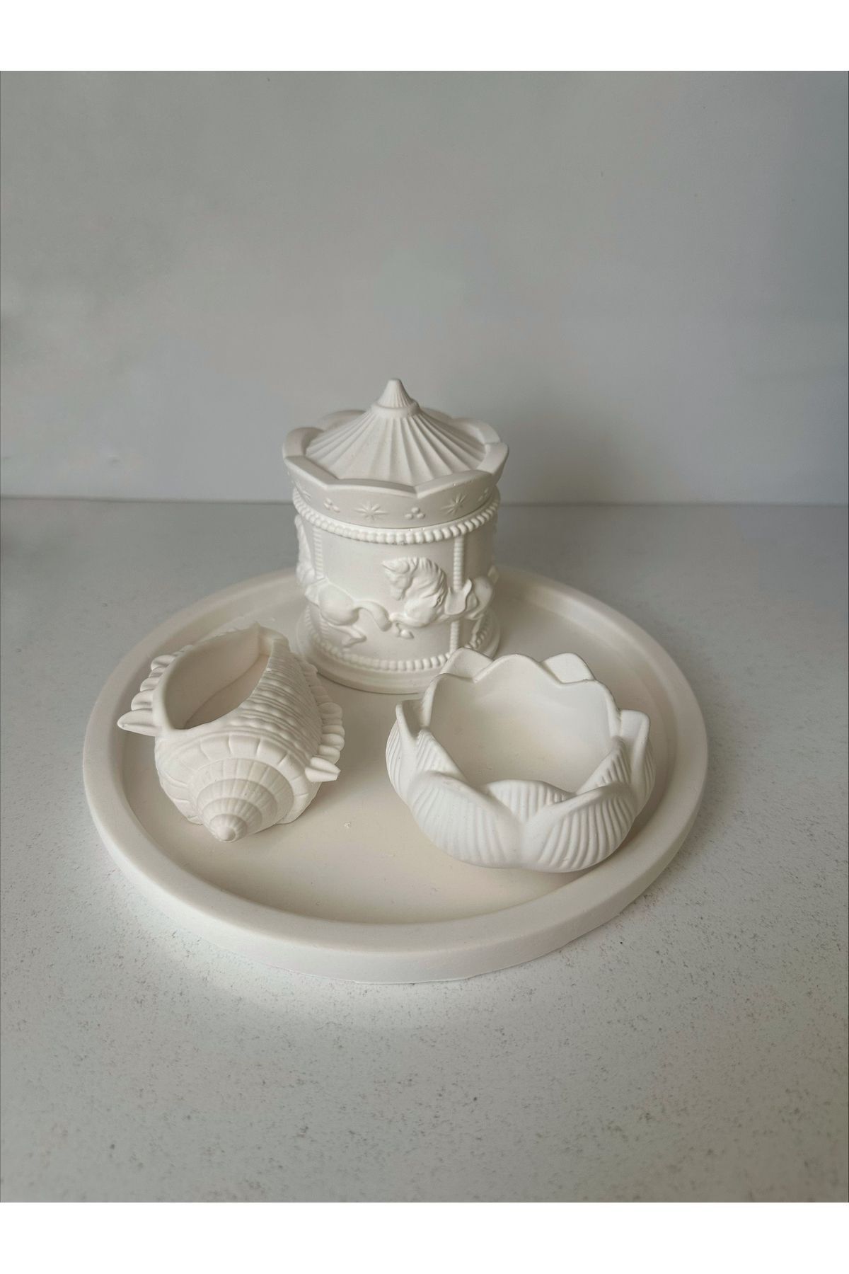 SerenityHaven Dekoratif Yılbaşı Konsepti 20cm Tepsi /atlıkarınca Kutu /istiridye Ve Lotus Çiçeği Yeni Yıl Seti
