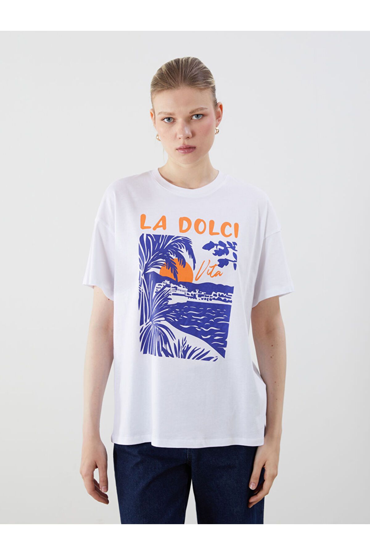 LC Waikiki Yeni Sezon Bisiklet Yaka Baskili Oversize Kadin Tisort - S5PN92Z8