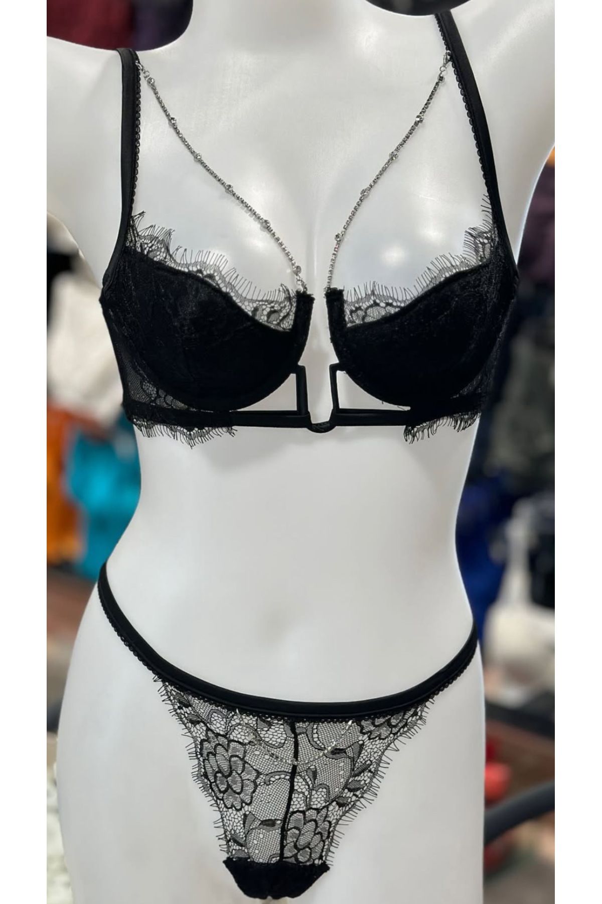 Gamze Day's Lingerie Tak-çıkar Aksesuarlı Dantel Dekolte Sütyen Külot Takım