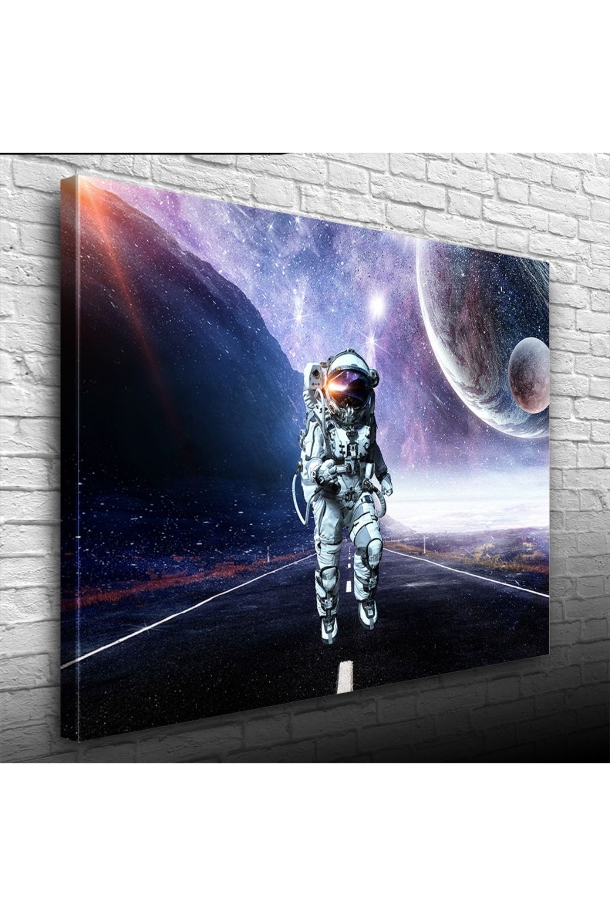 Kanonik Education Uzayda Astronot ve Gezegenler Kanvas Tablo 50 x 70